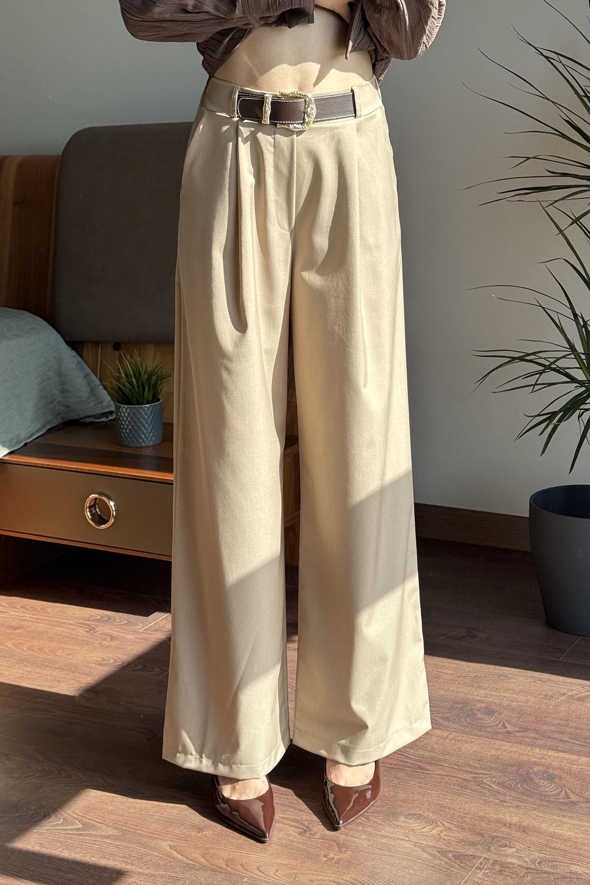 Bej Kemerli Geniş Paça Pantolon
