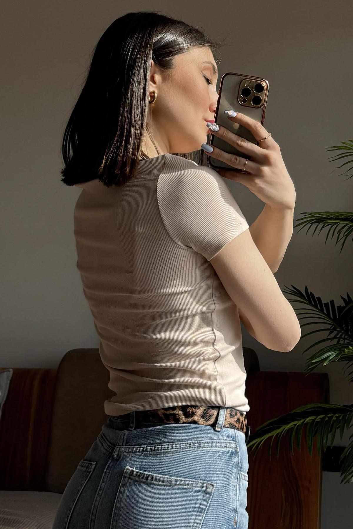 Bej Önü Çıt Çıtlı Kaşkorse T Shirt