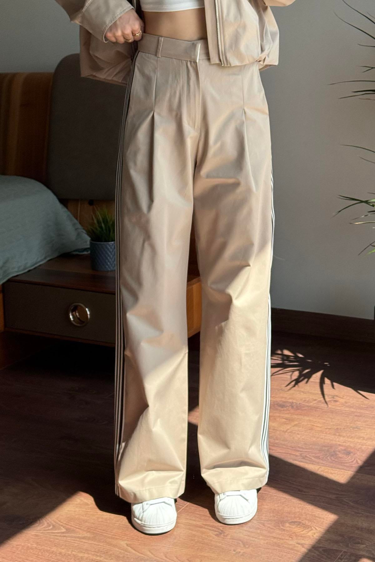 Bej Şerti Detaylı Pantolon