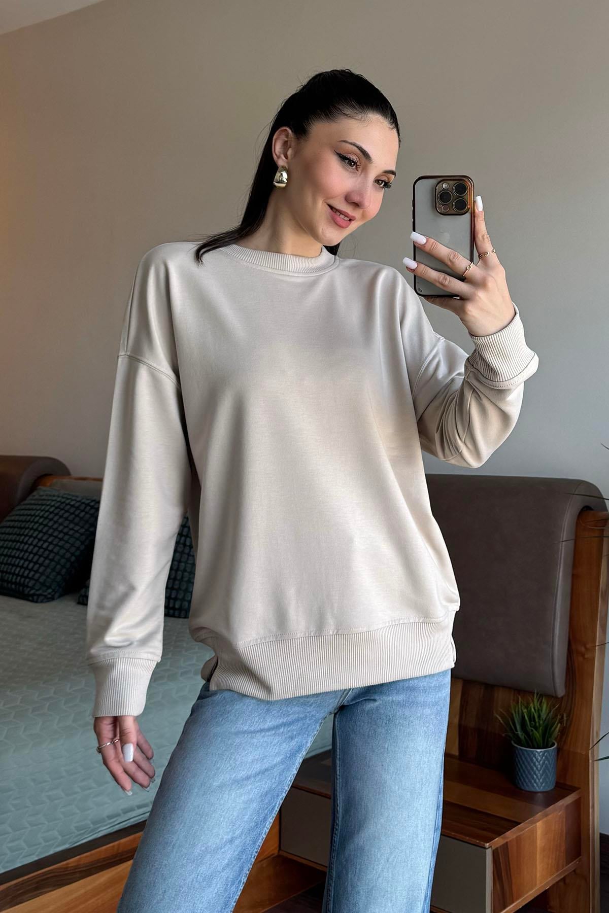 Bej Yakası ve Kolları Ribanalı Basic Sweatshirt