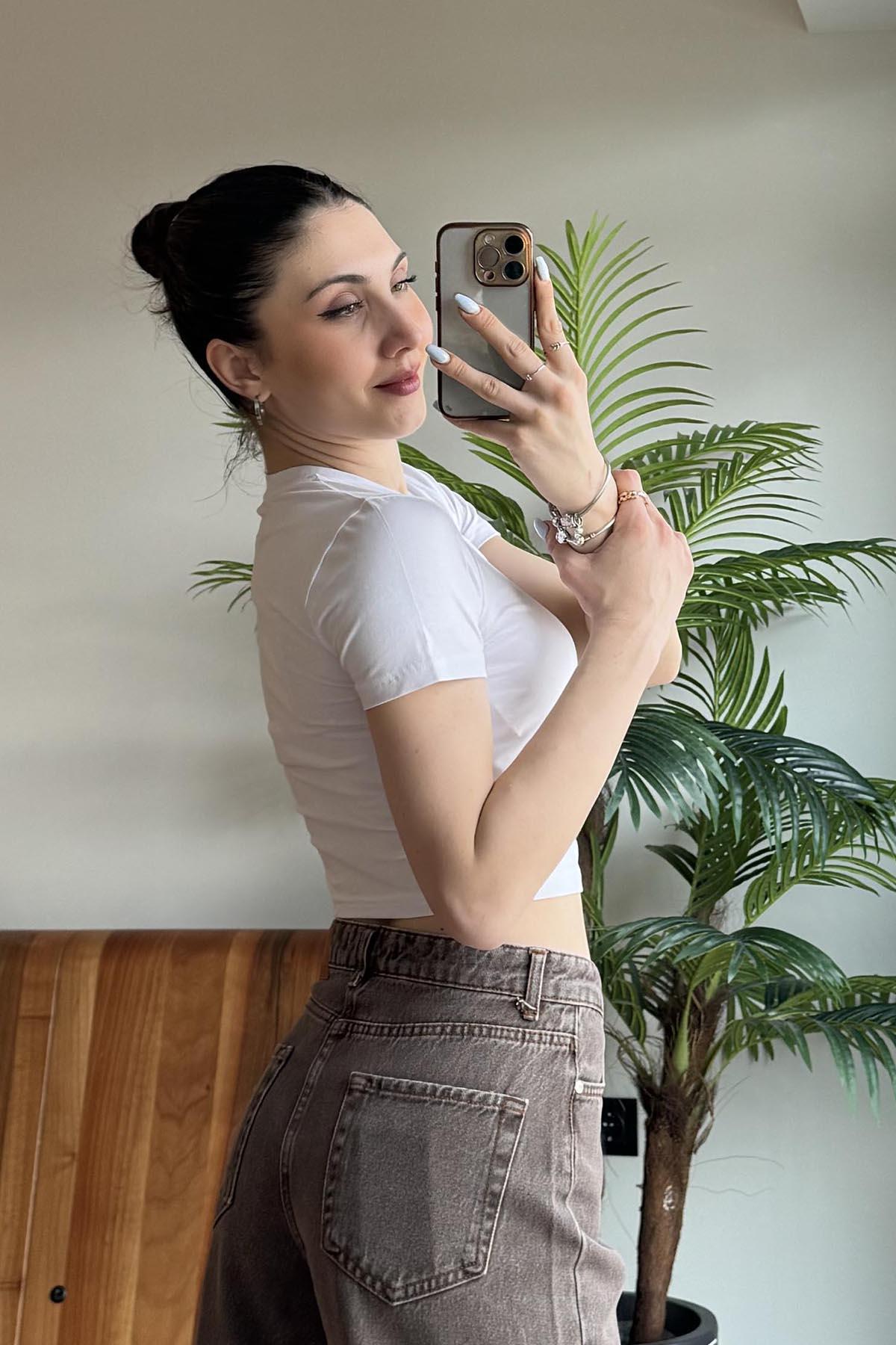 Beyaz Ayıcık Baskılı Crop T Shirt