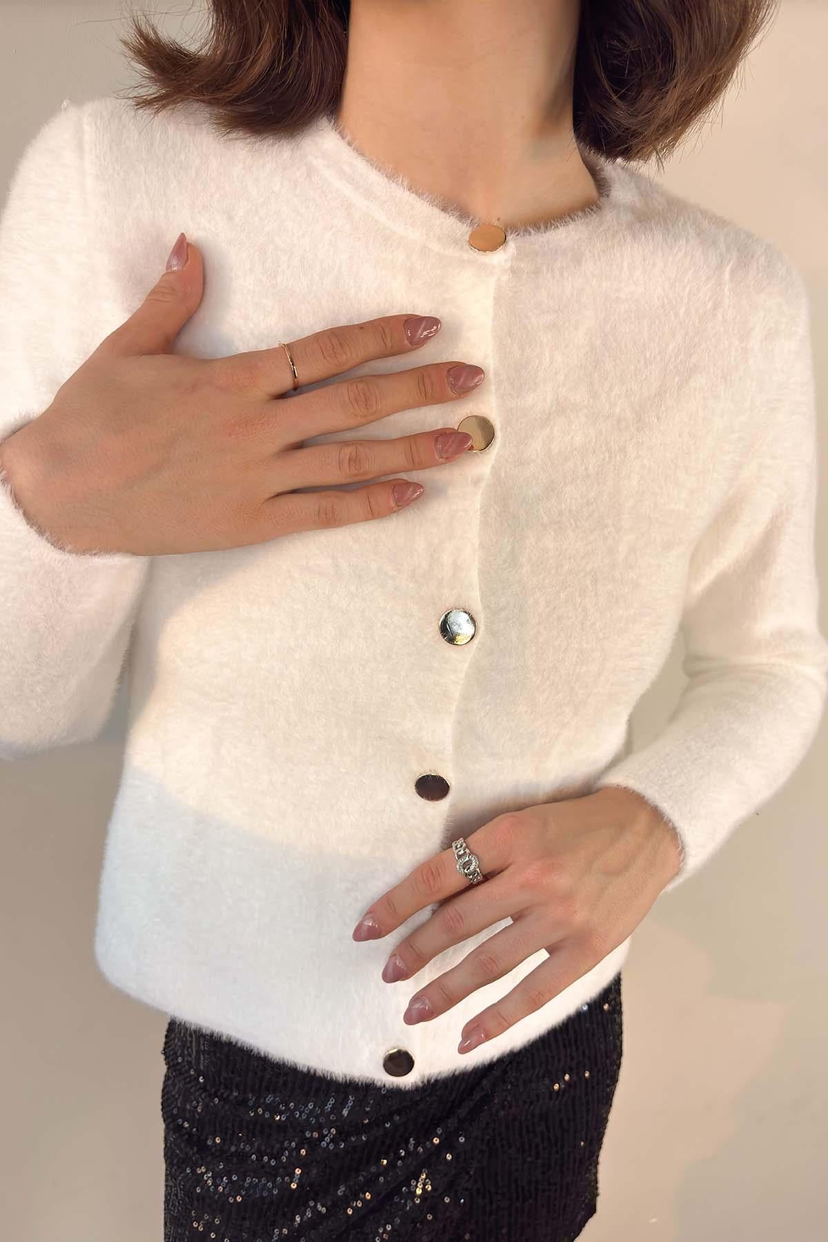 Beyaz Düğmeli Yumoş Crop Ceket