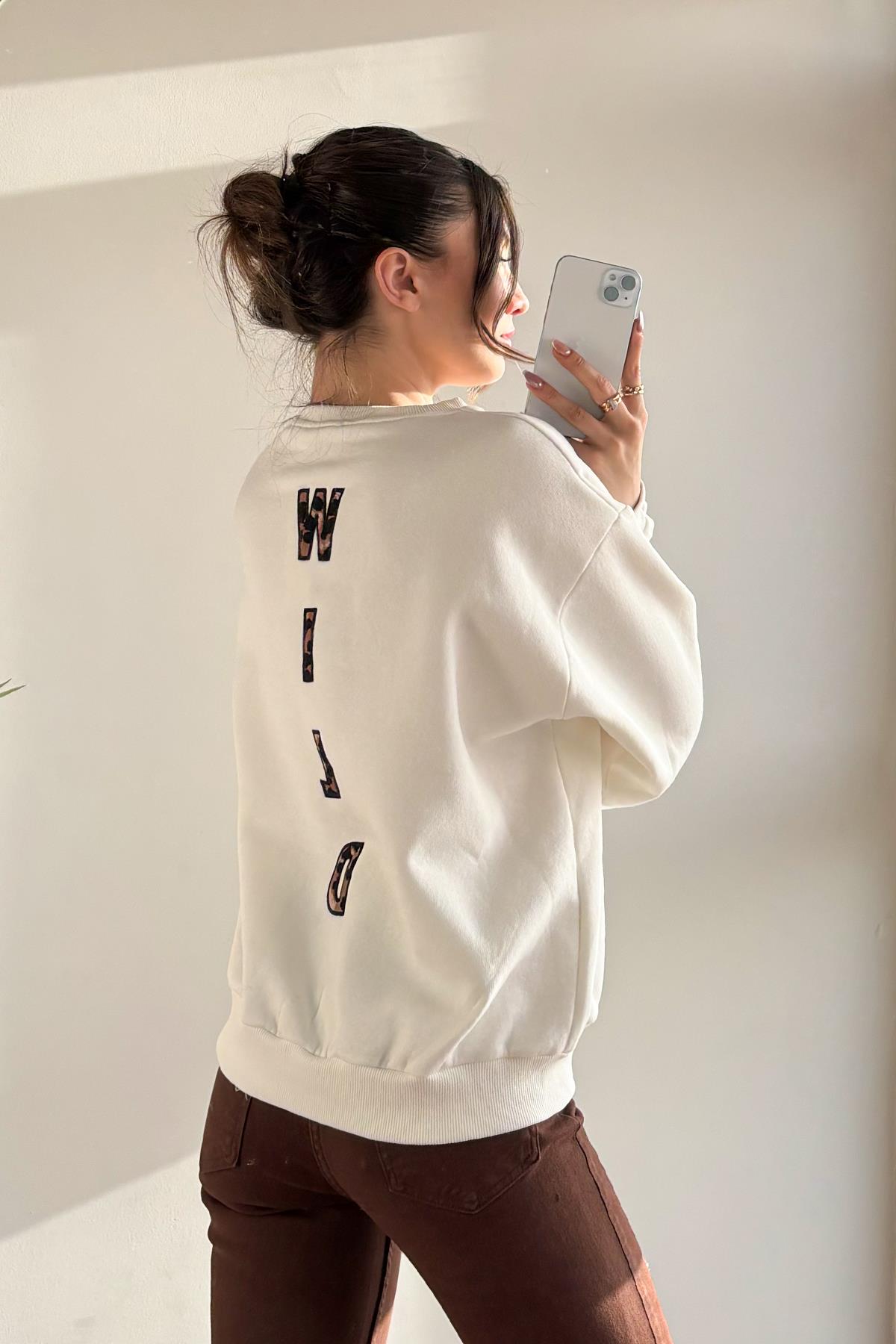 Beyaz Fermuarlı Leopar Nakışlı Şardonlu Sweatshirt