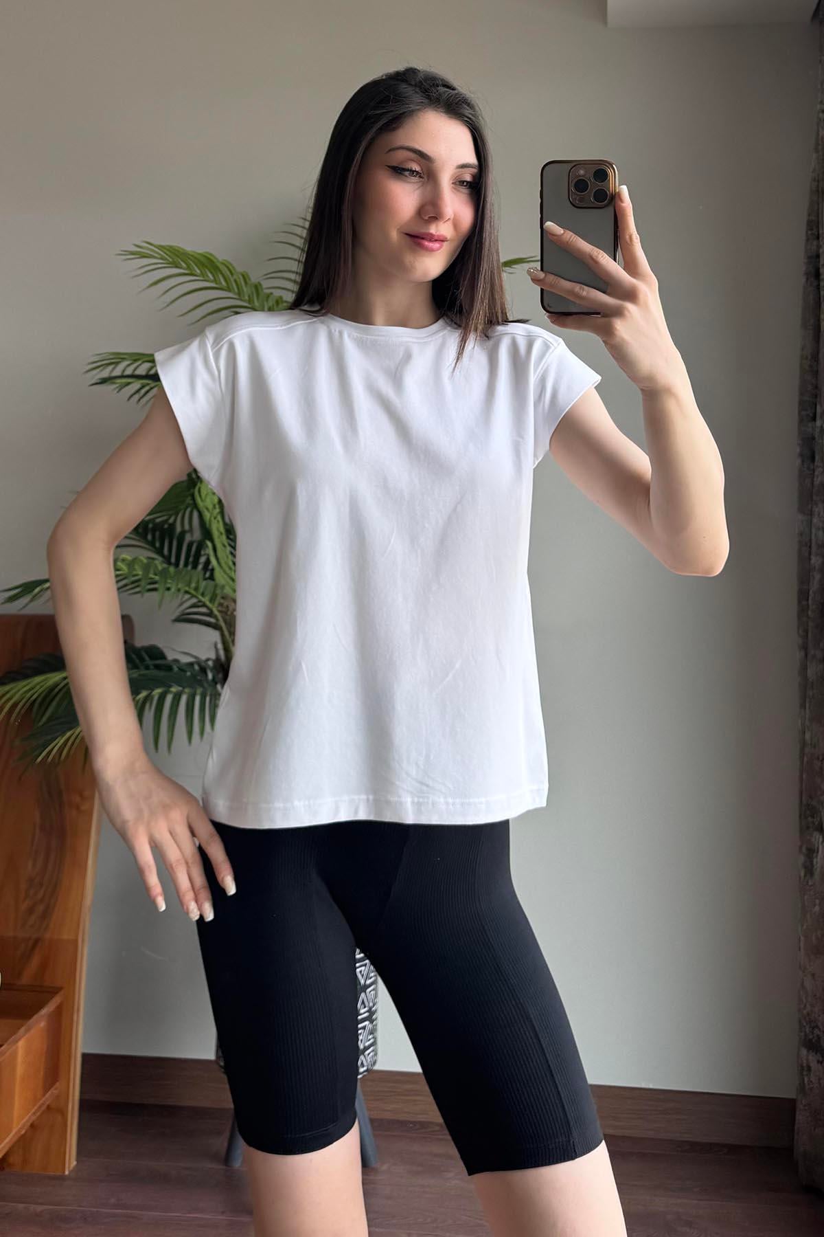 Beyaz Kol Detaylı T Shirt