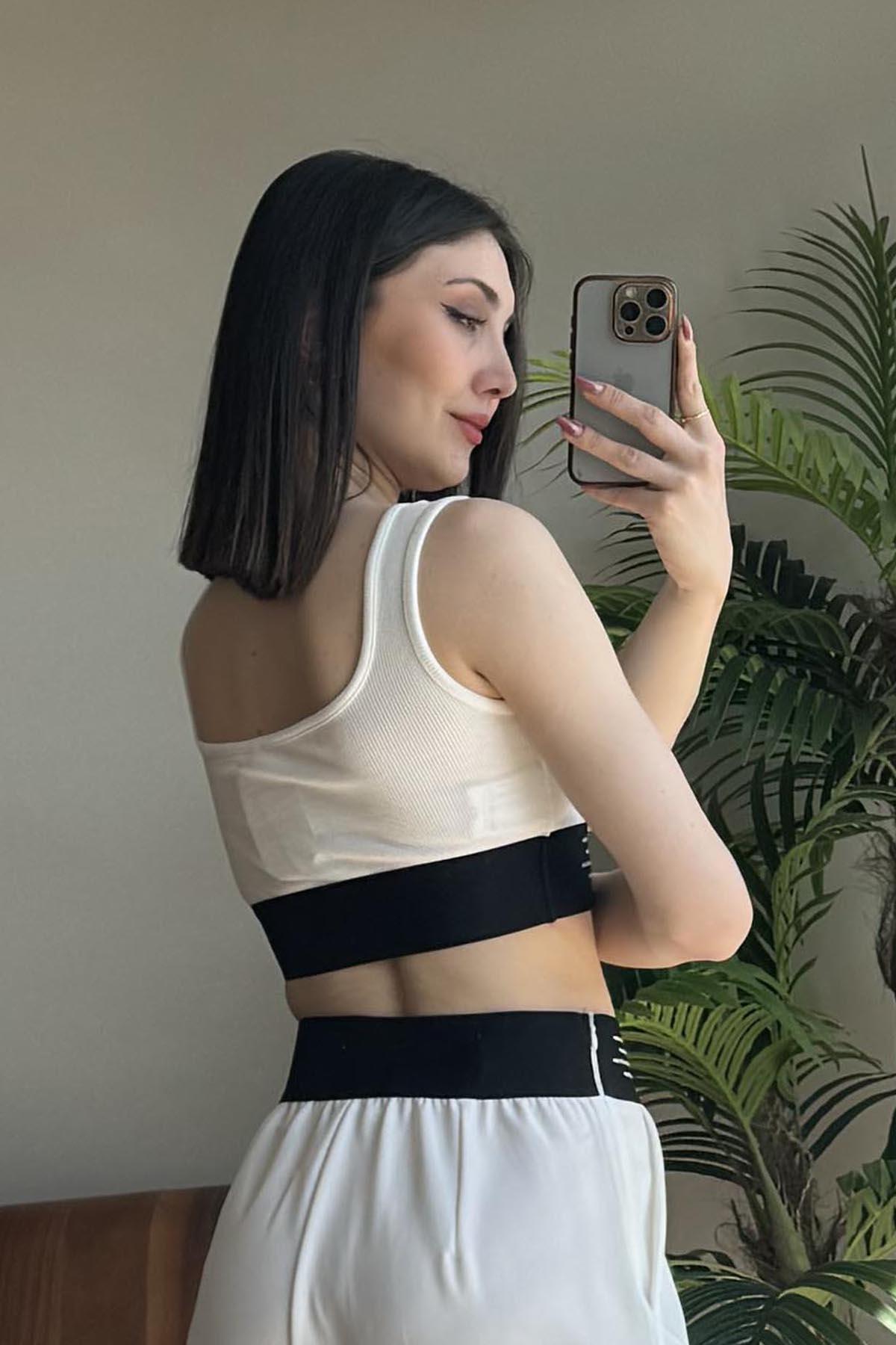 Beyaz Lastik Detaylı Crop Top Atlet