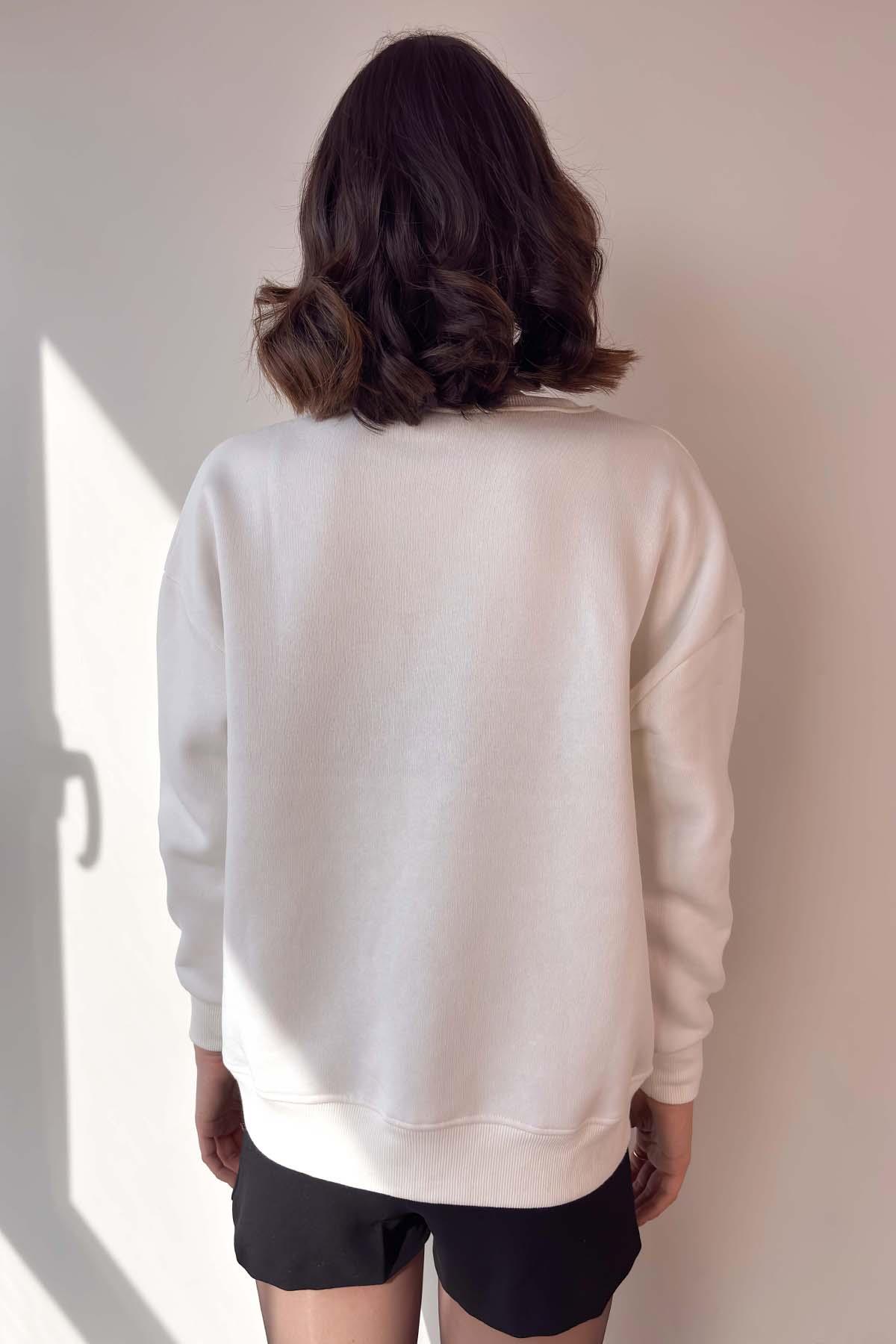 Beyaz Leopar Nakışlı Fermuarlı Sweatshirt