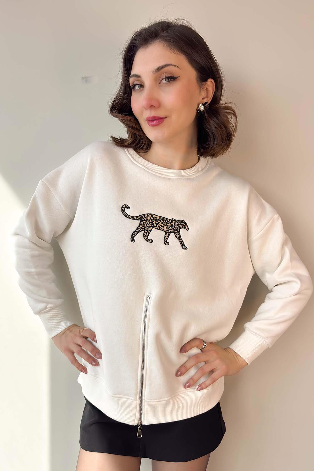 Beyaz Leopar Nakışlı Fermuarlı Sweatshirt