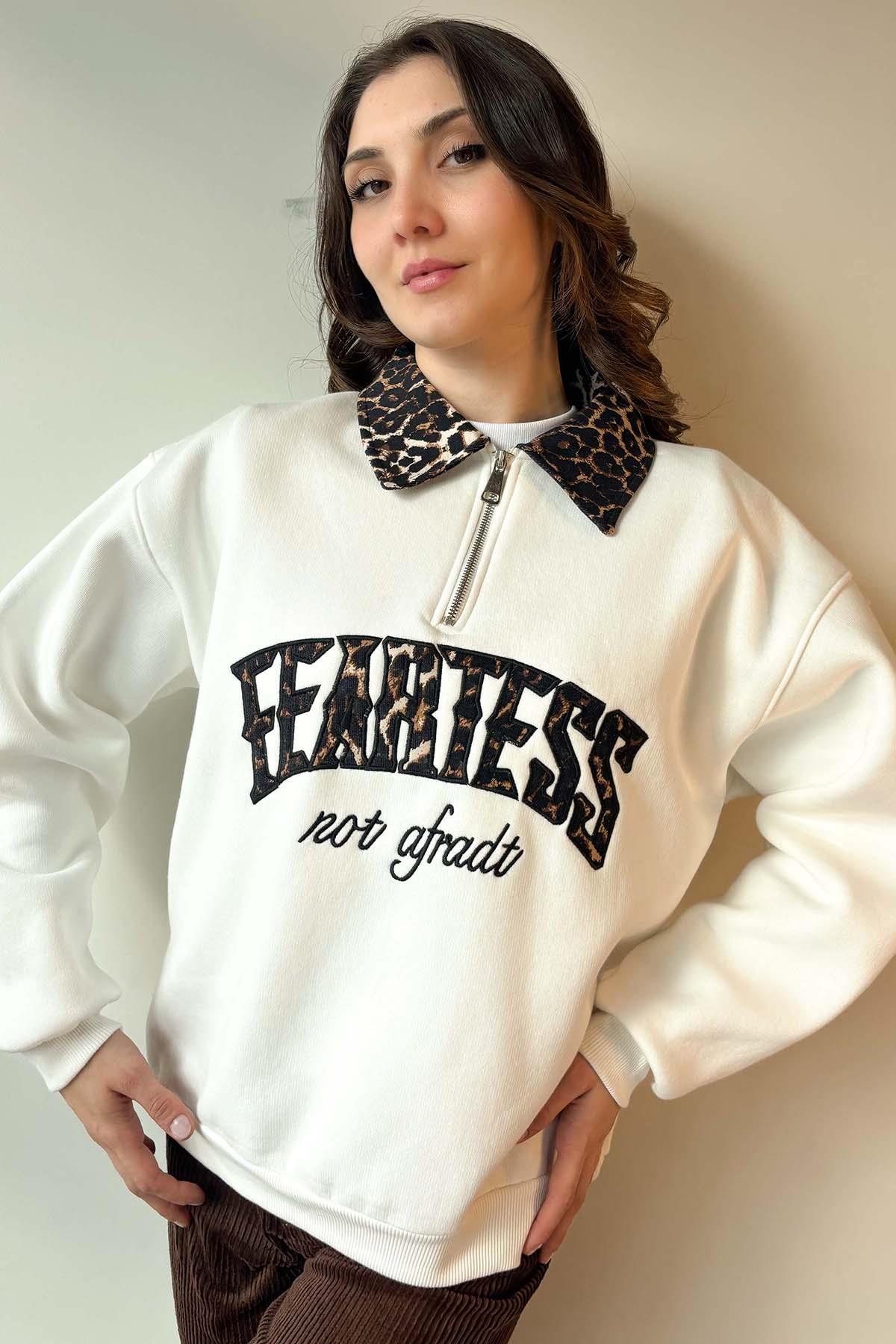 Beyaz Leopar Nakışlı Polo Yaka Üç İplik Şardonlu Sweatshirt