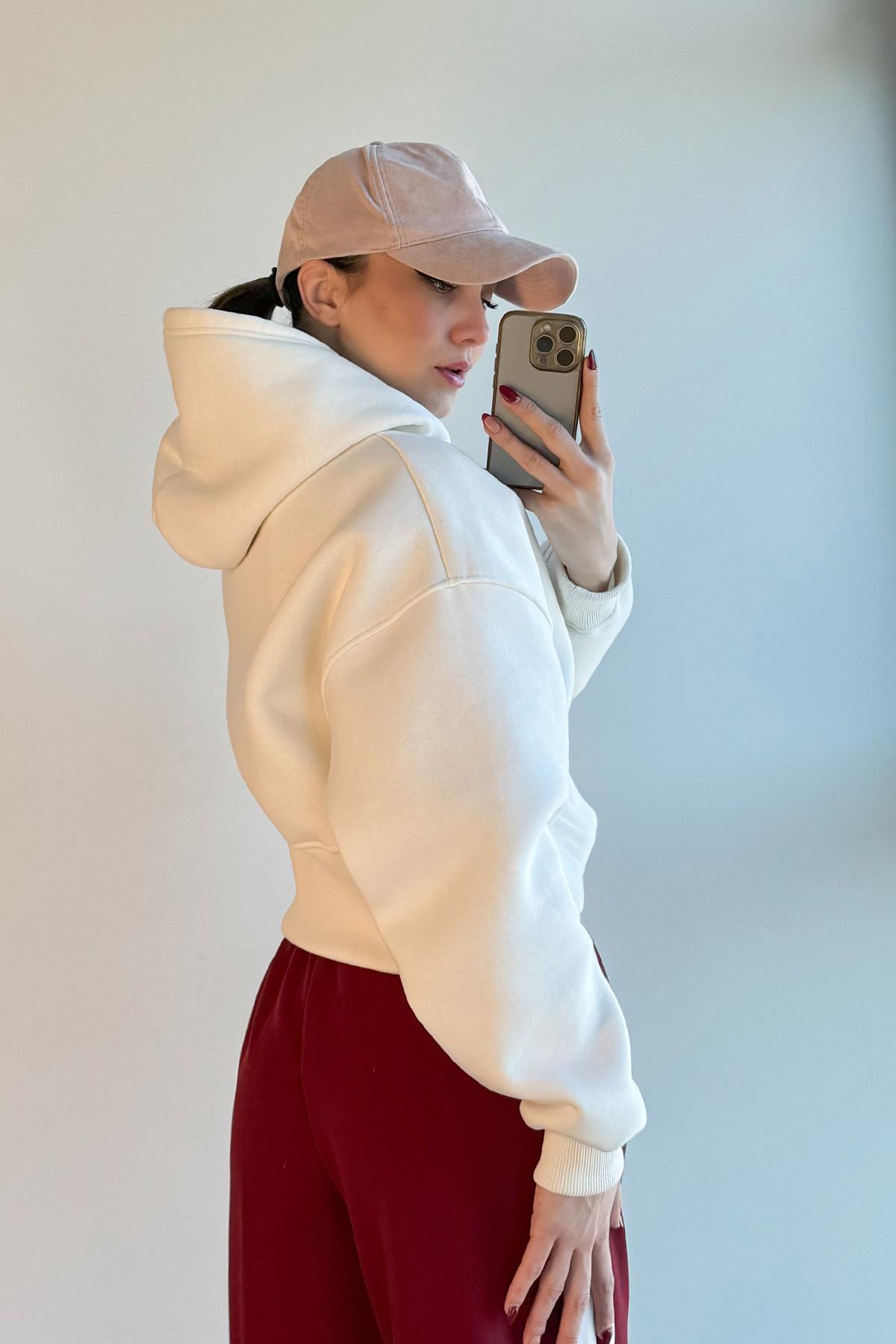 Beyaz Nakış Detaylı Kapüşonlu Crop Sweatshirt