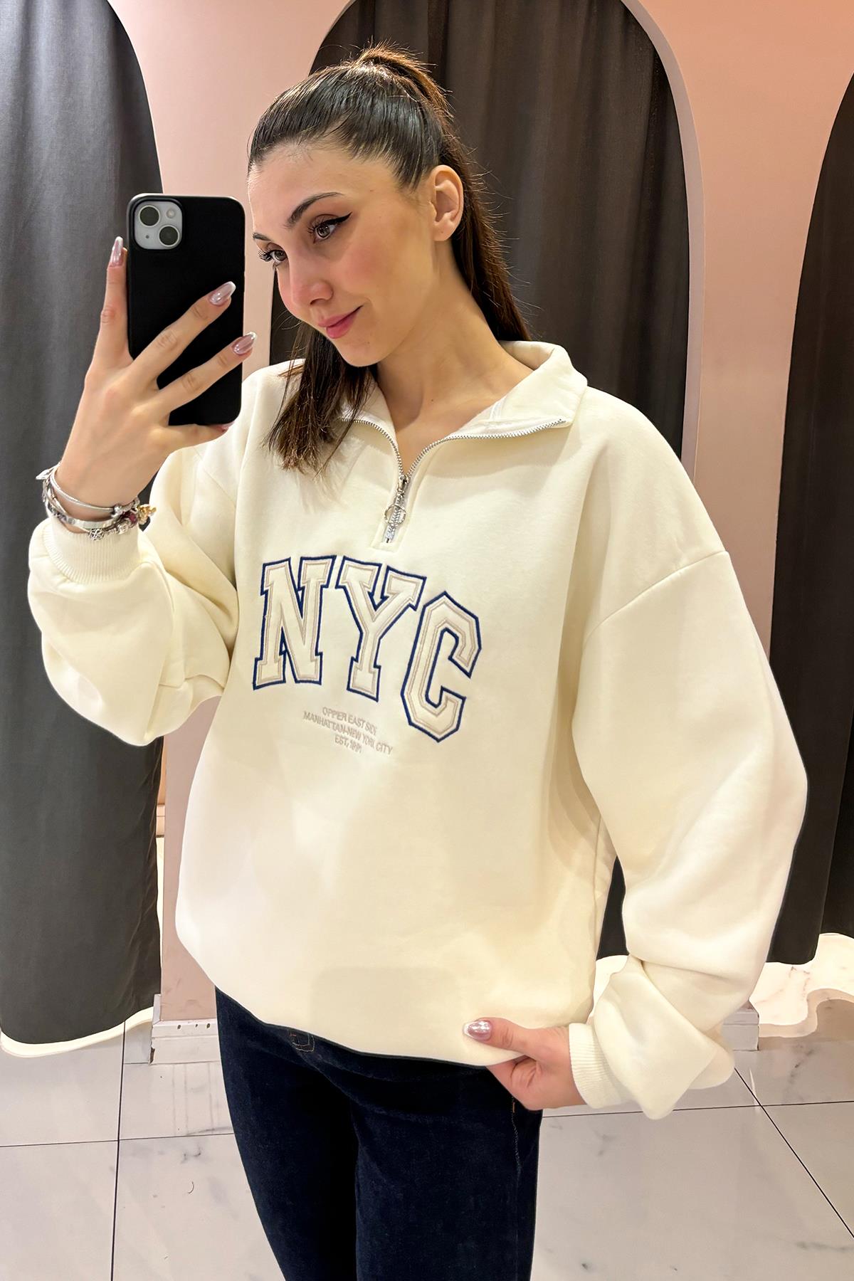 Beyaz NYC Nakışlı Yarı Fermuarlı Sweatshirt