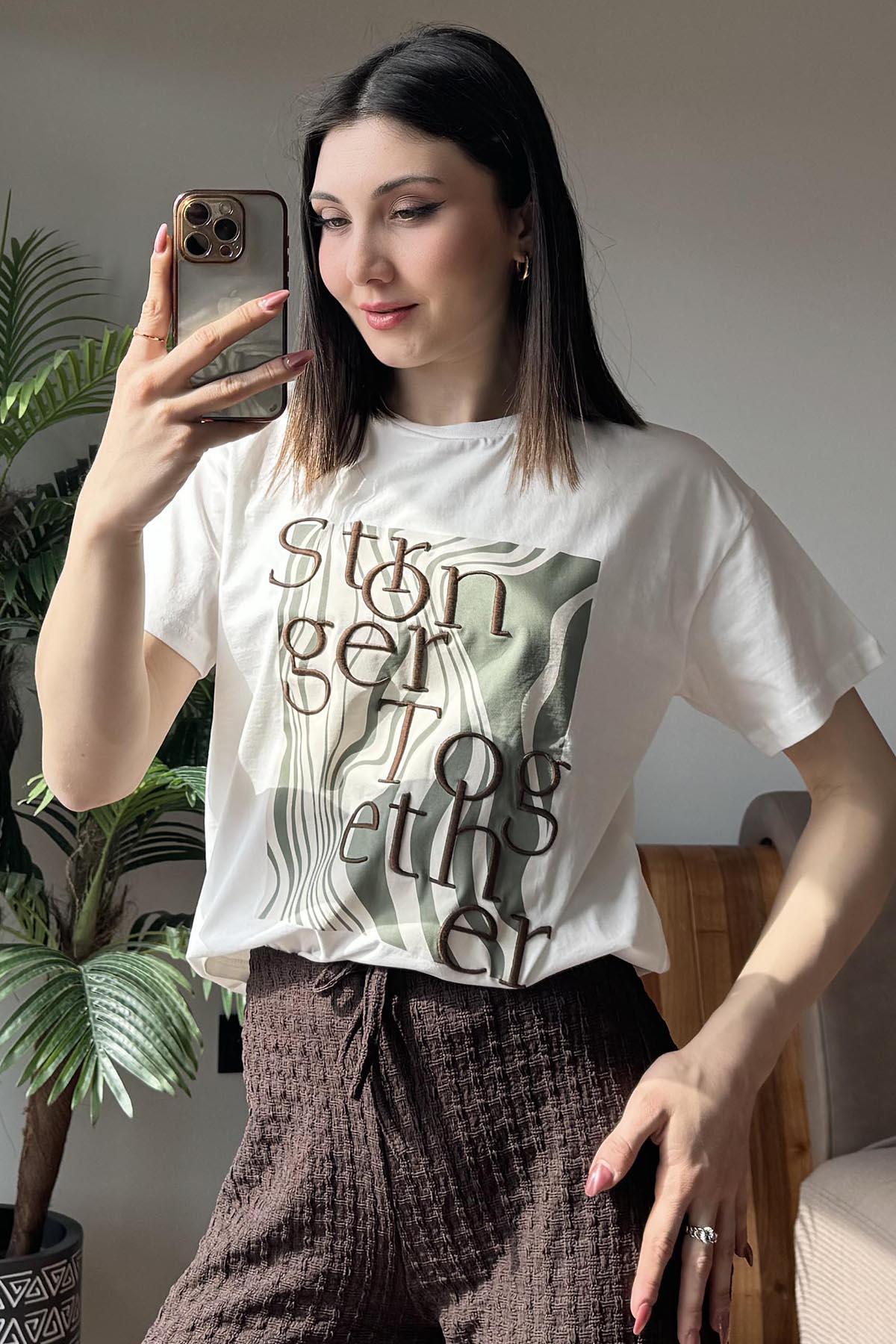 Beyaz Stronger Together Nakışlı T Shirt