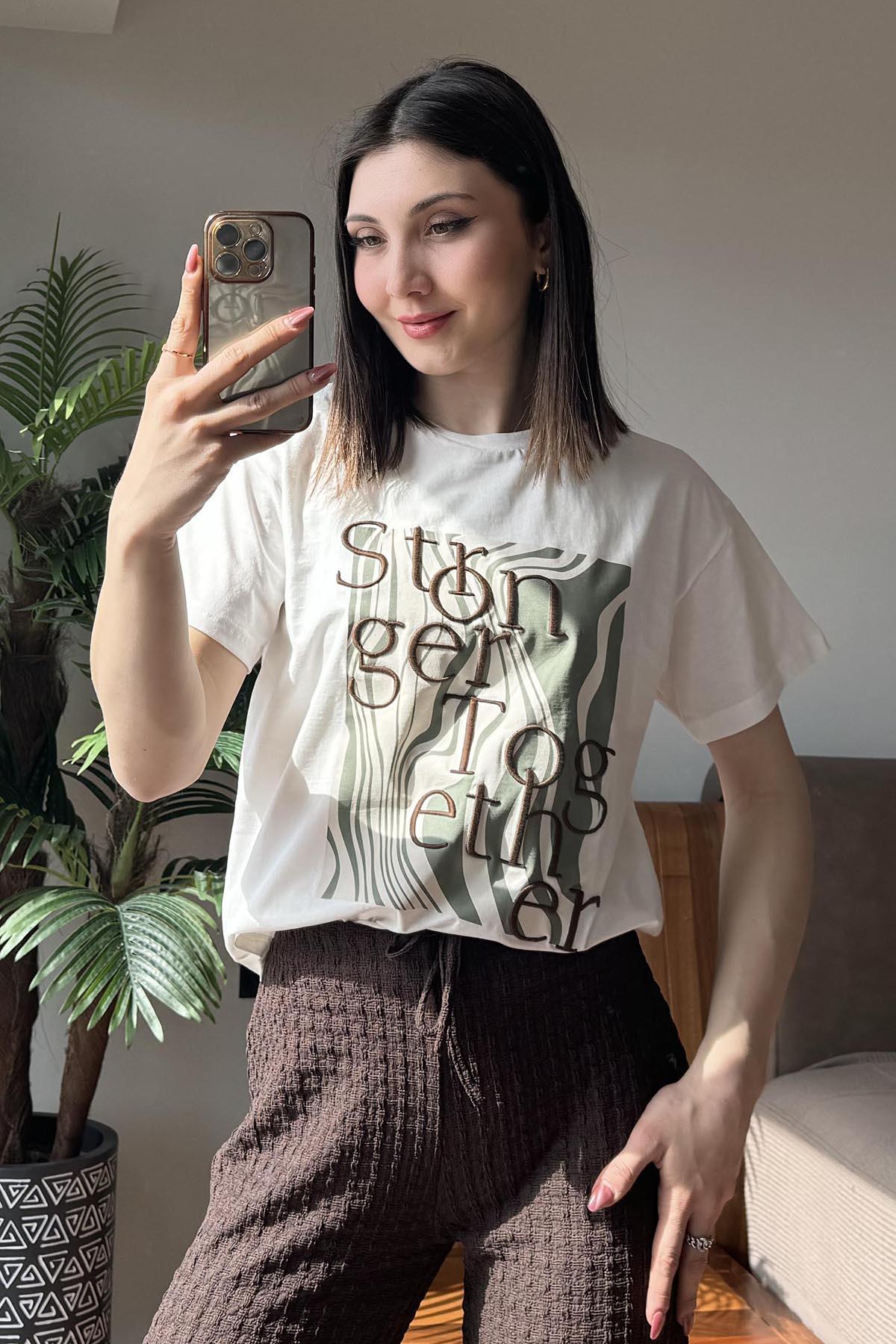 Beyaz Stronger Together Nakışlı T Shirt