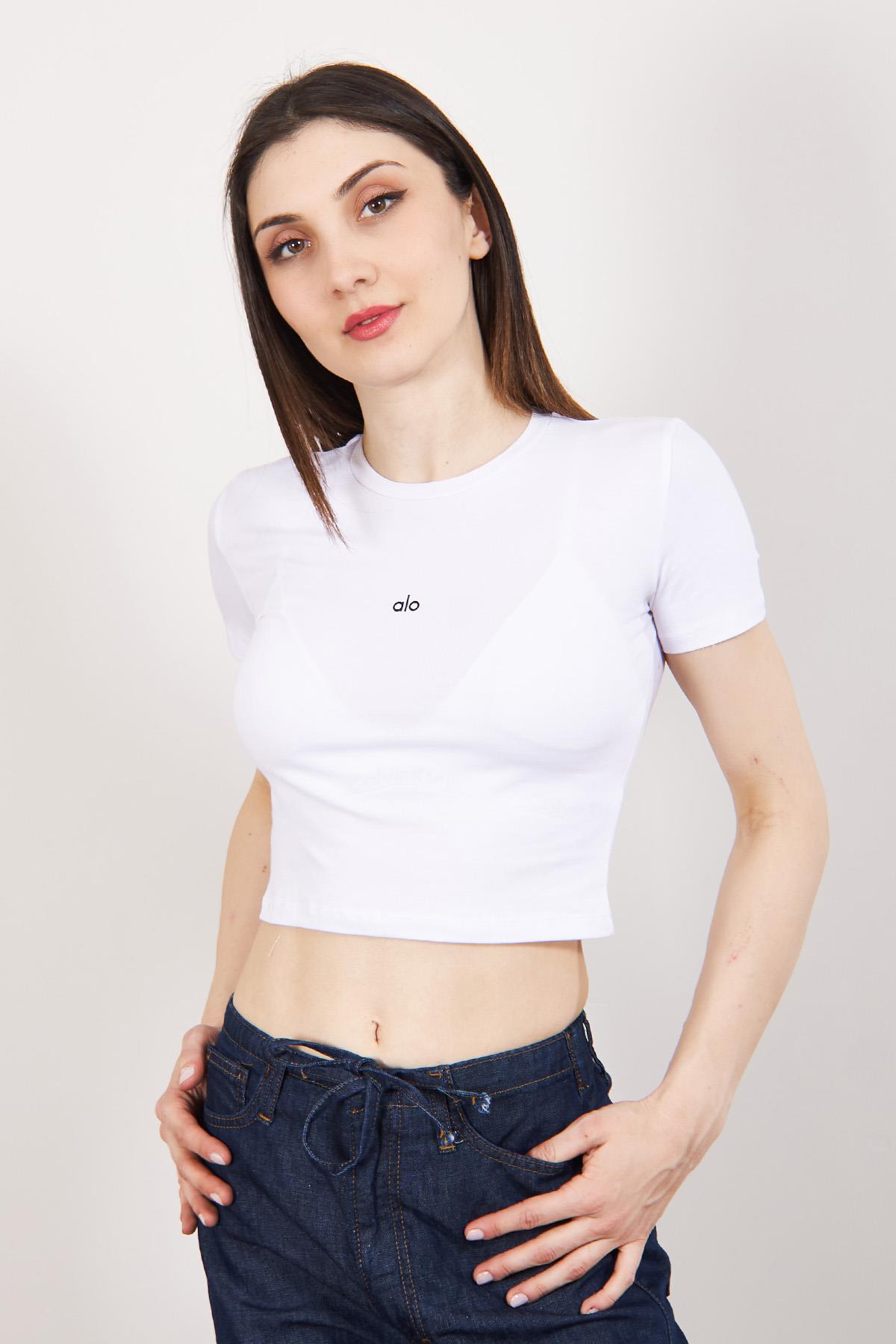 Beyaz Yazı Detaylı Crop T Shirt