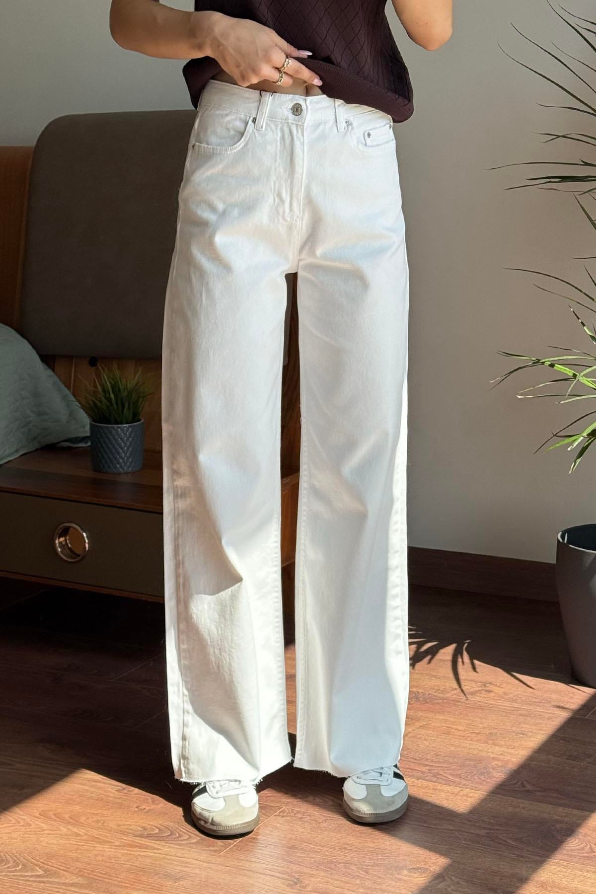 Beyaz Yüksekbel Jean Pantolon