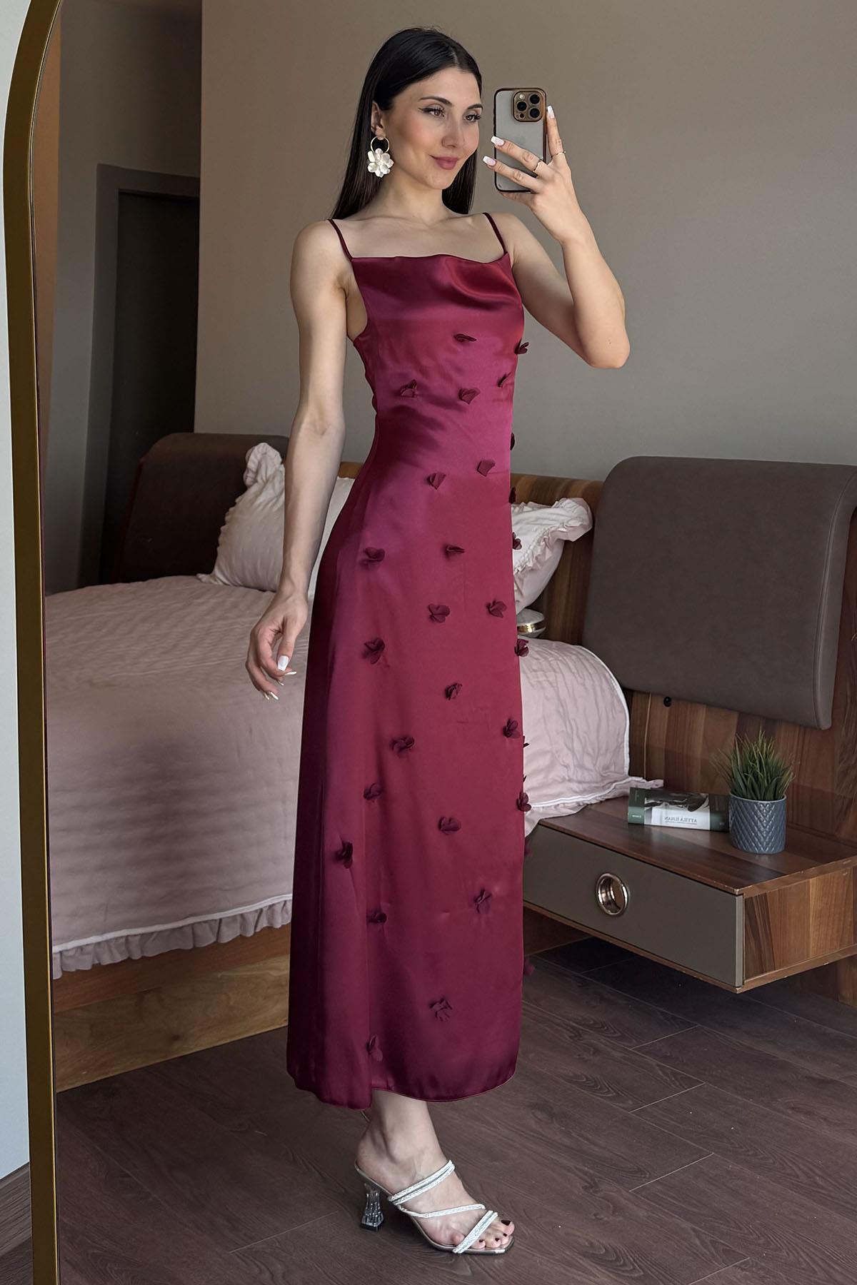 Bordo Çiçek Detaylı Degaje Yaka Saten Elbise