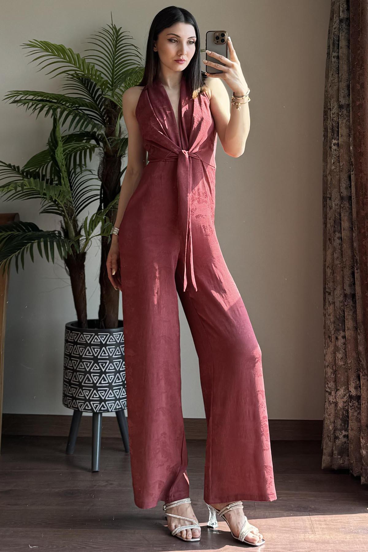 Bordo Ön Bağlama Detaylı Kendinden Desenli Tulum