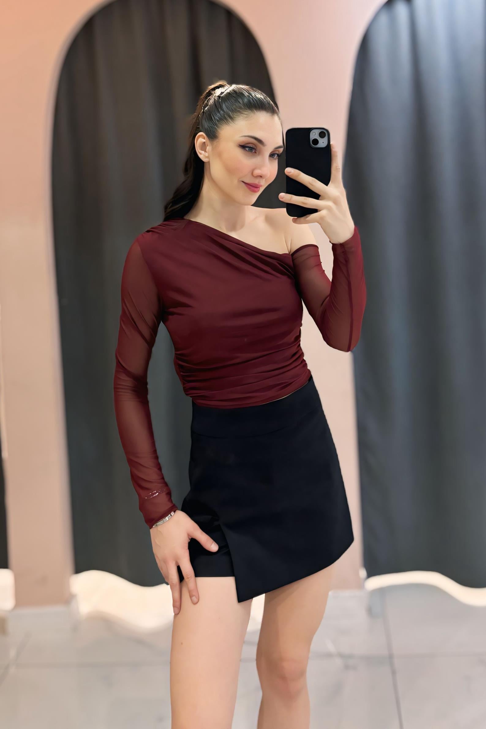 Bordo Tek Omuz Tül Kollu Bluz