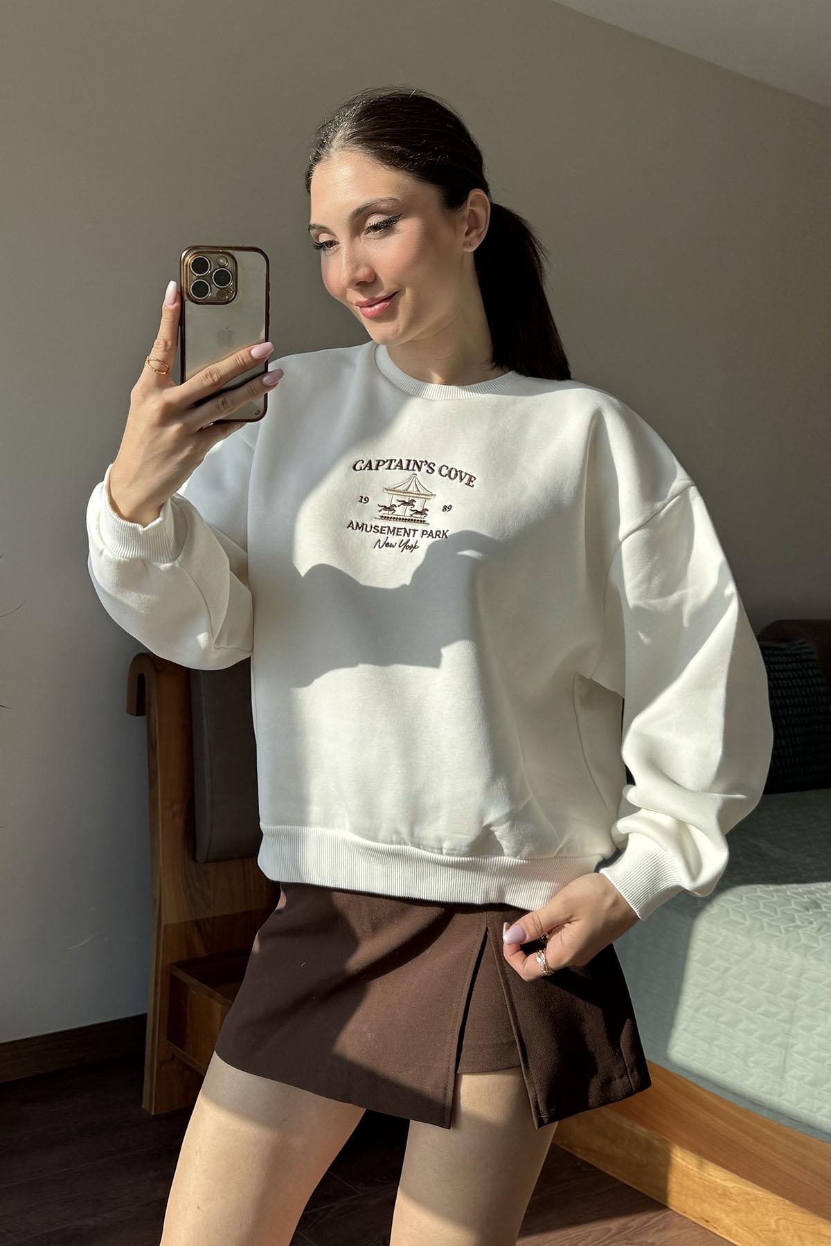 Ekru Captains Cove Nakışlı Sweatsihrt