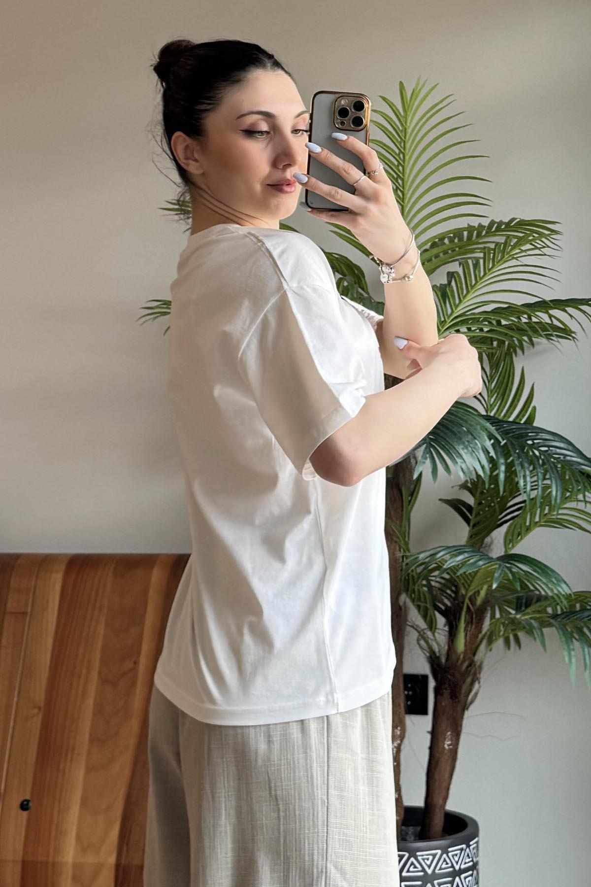 Ekru Çiçek Nakışlı T Shirt