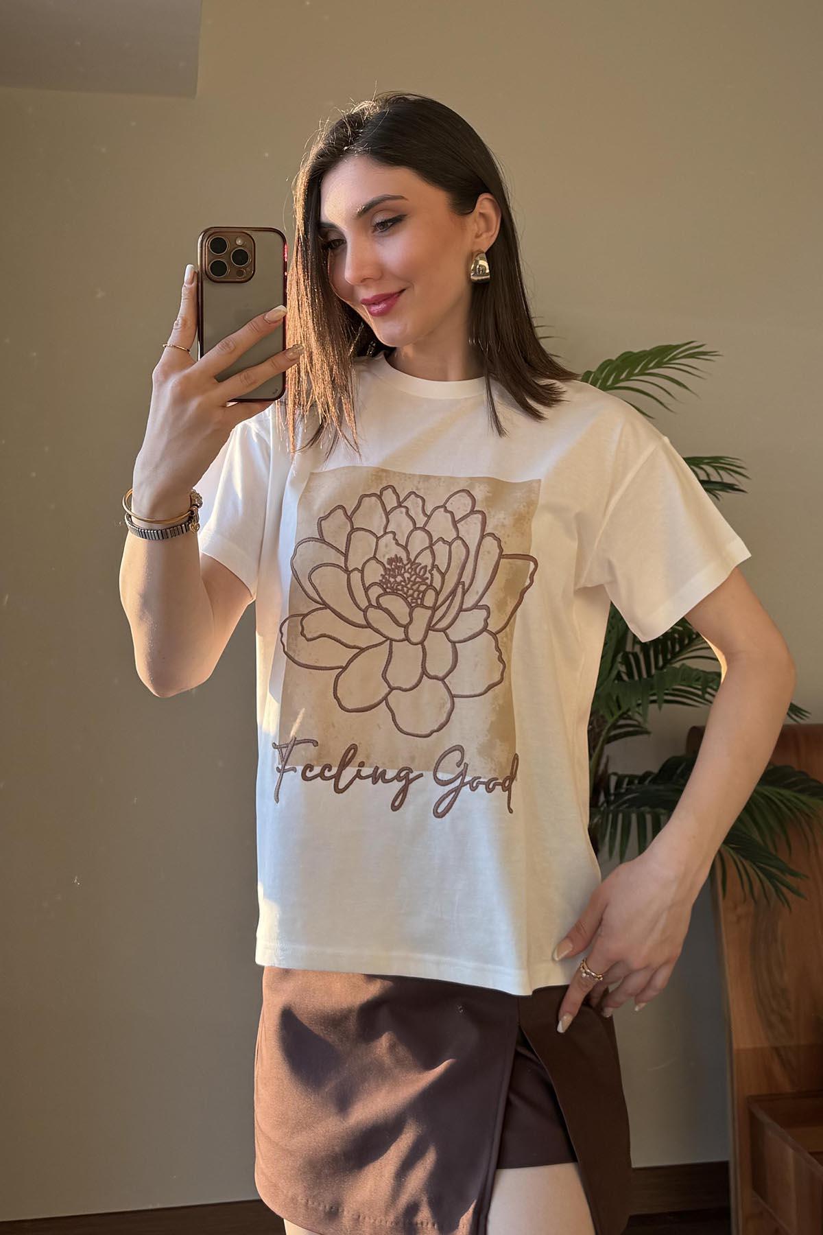 Ekru Çiçek Nakşlı T Shirt