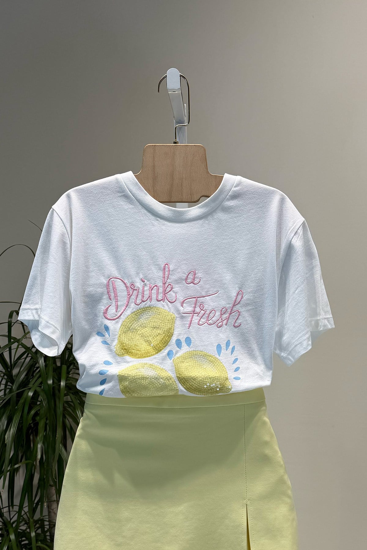 Ekru Drink & Fresh T Shirt