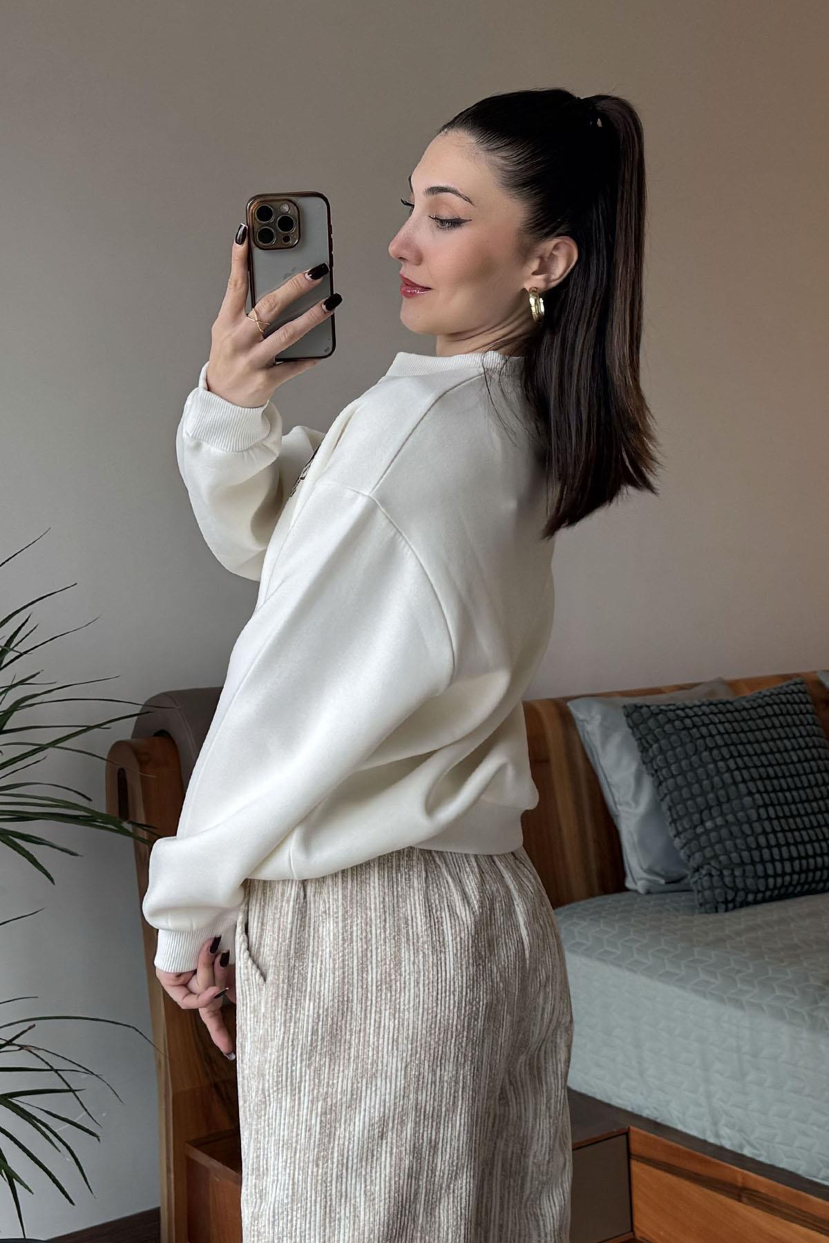 Ekru Espresso Martini Basklı Nakışlı Sweatshirt