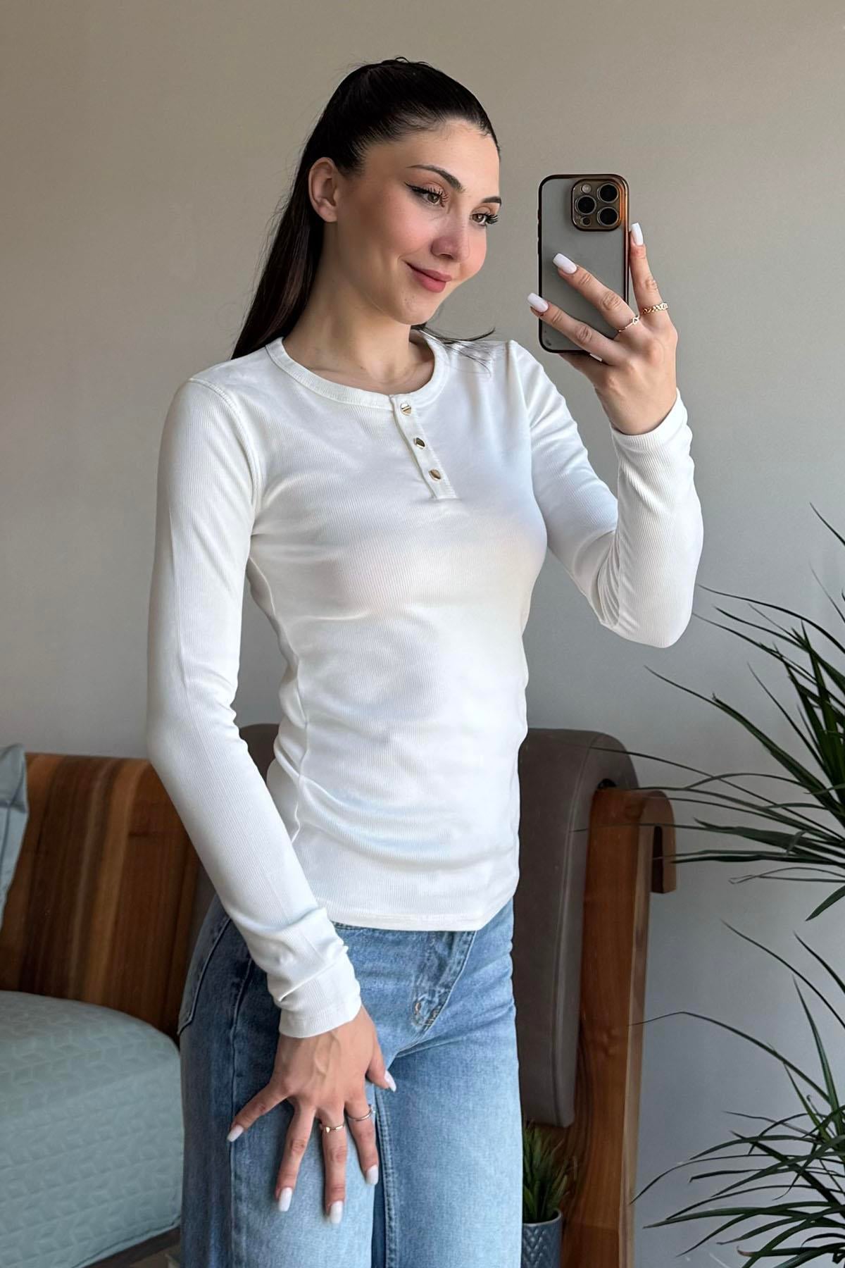 Ekru Önü Düğmeli Kaşkorse Bluz