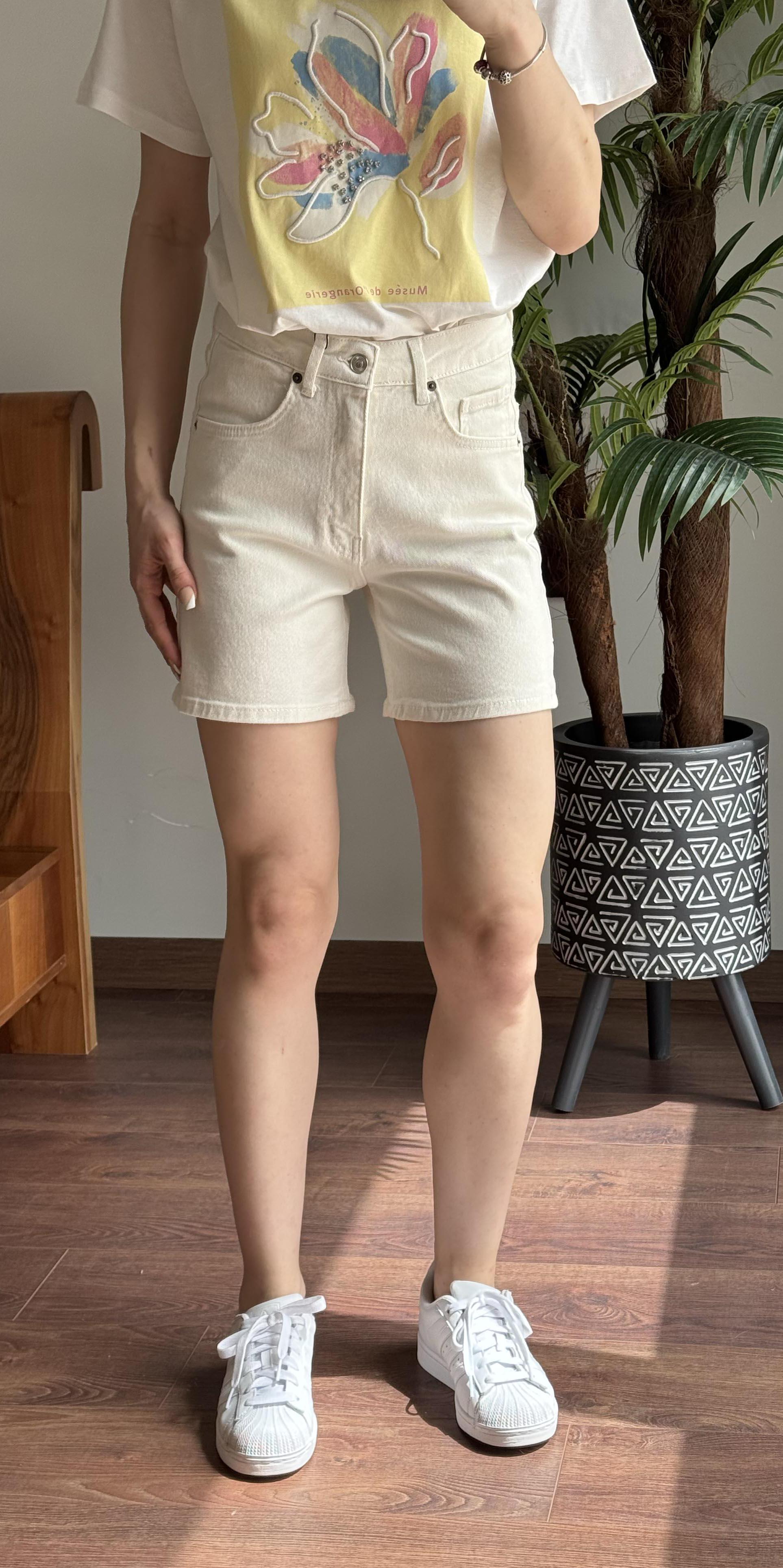 Ekru Şehir Boy Denim Şort
