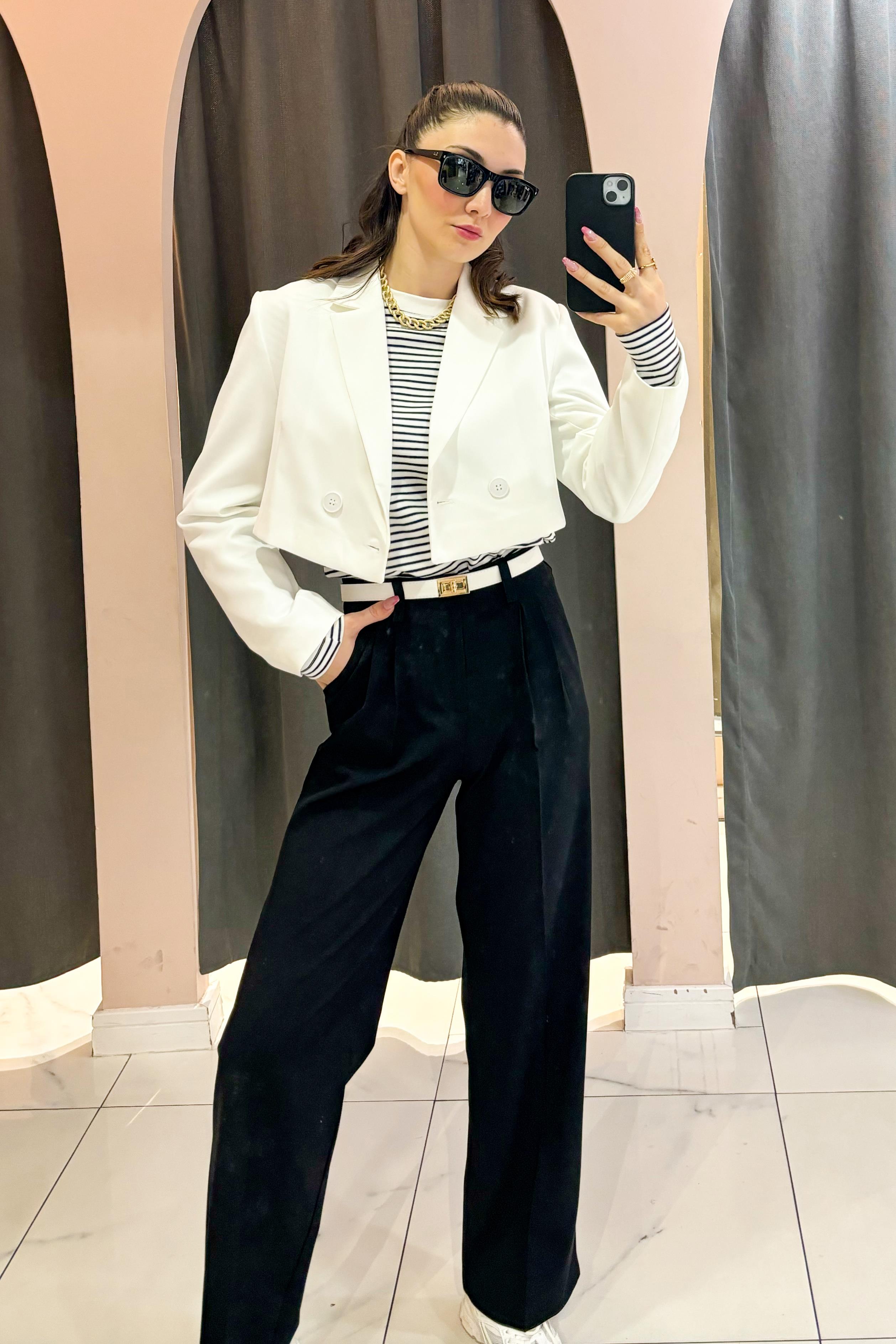 Ekru Tek Düğmeli Crop Ceket