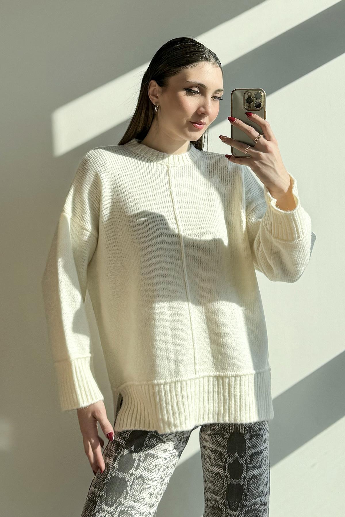 Ekru Yarım Balıkçı Oversize Kazak