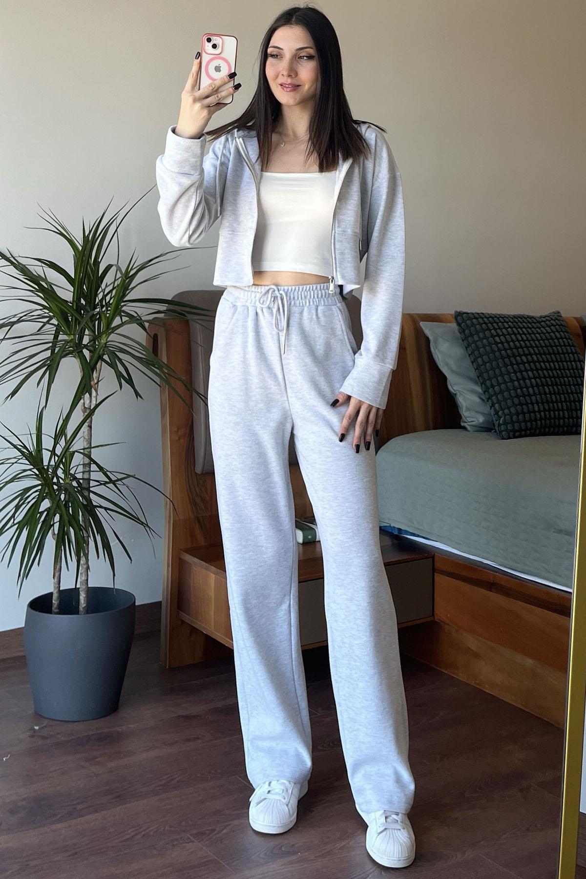 Gri Kapüşon Detaylı Crop Ceketli Takım
