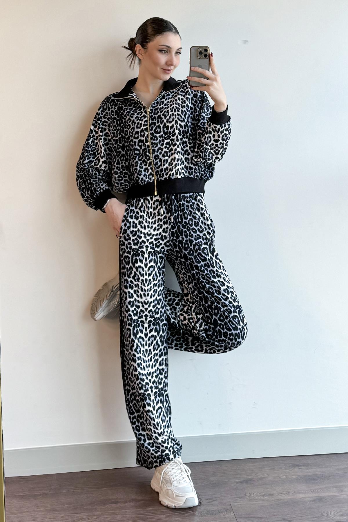 Gri Leopar Desenli Pantolon ve Ceket Takım