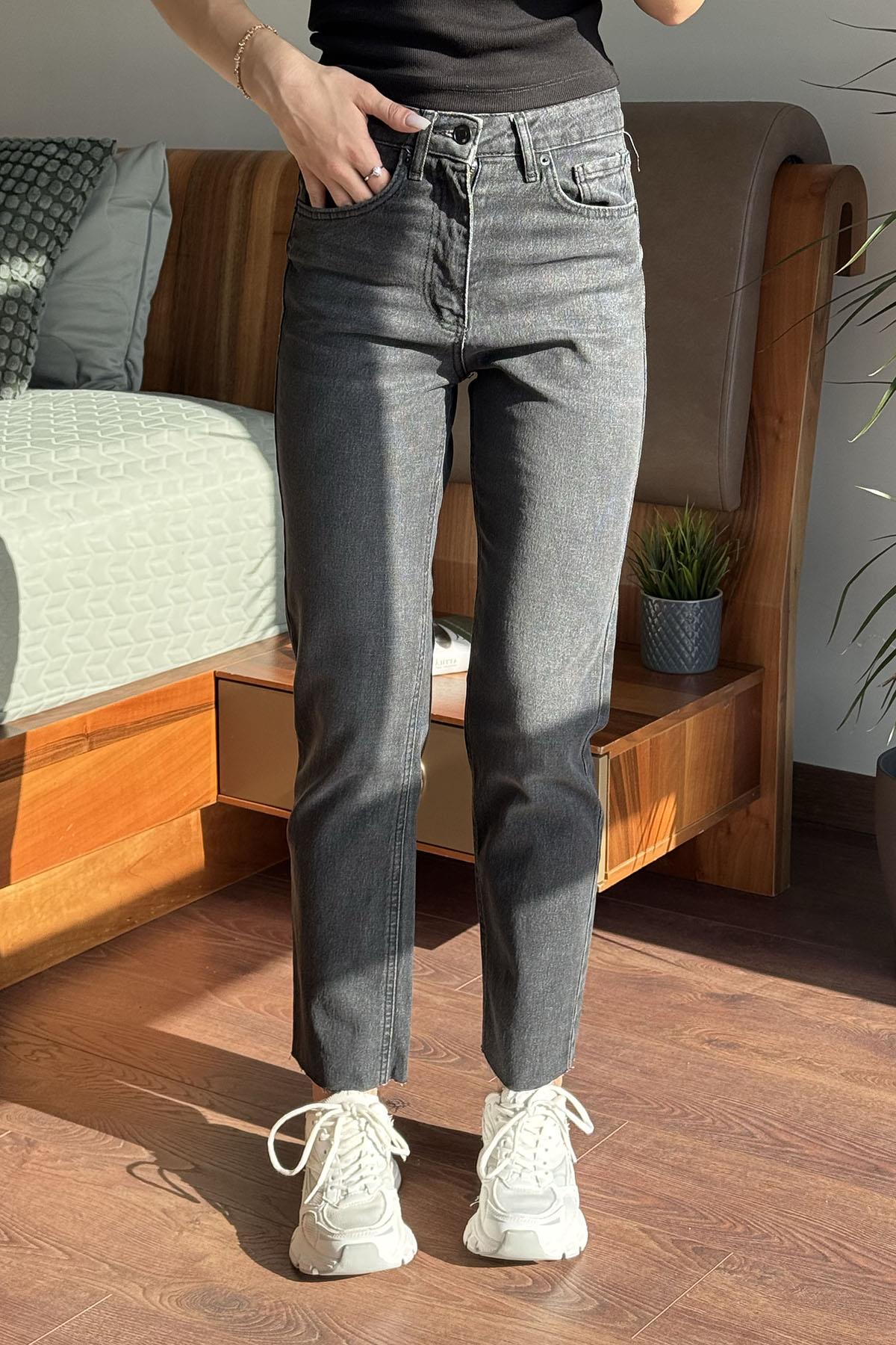 Gri Paça Kesik Boyfit Jean