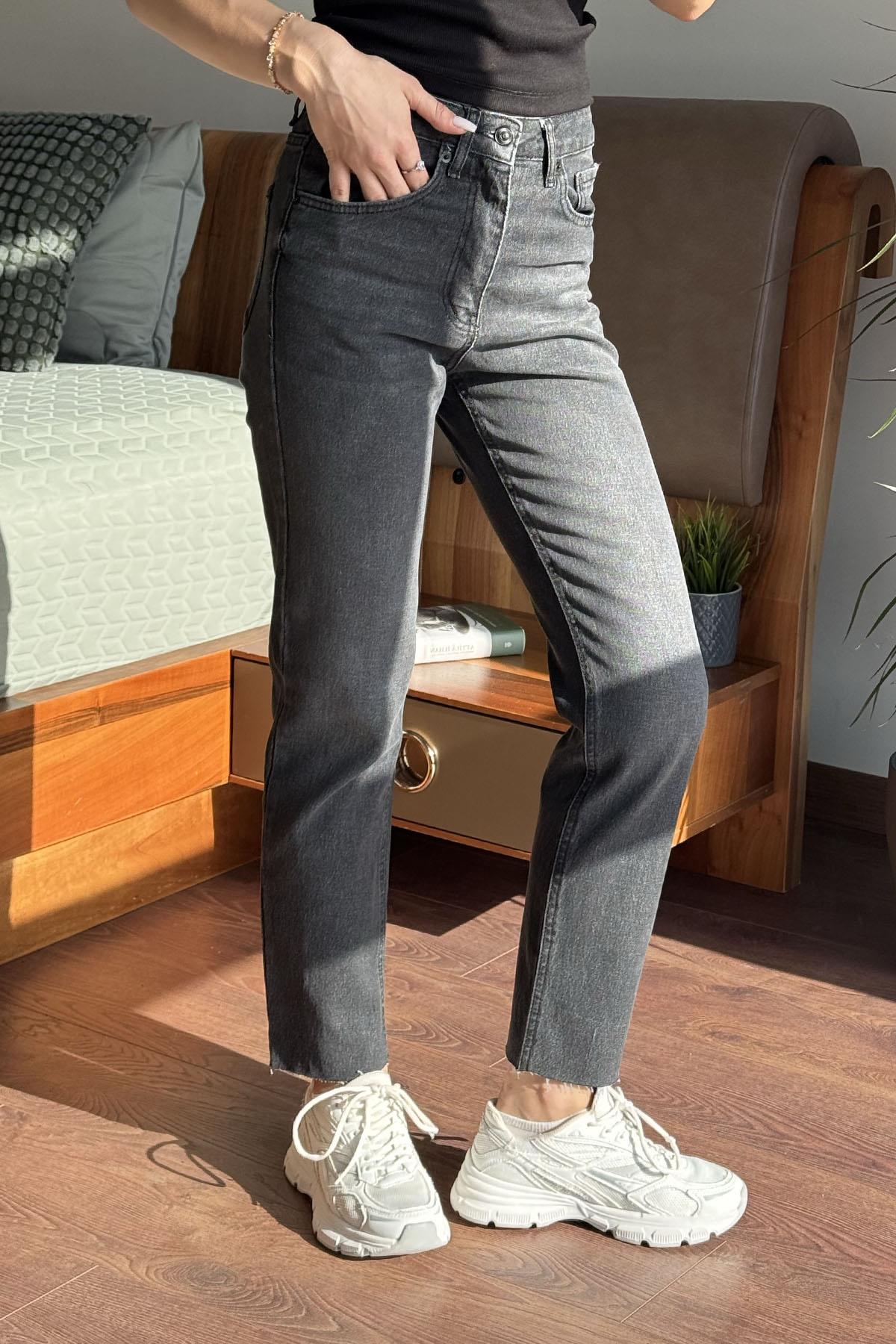 Gri Paça Kesik Boyfit Jean