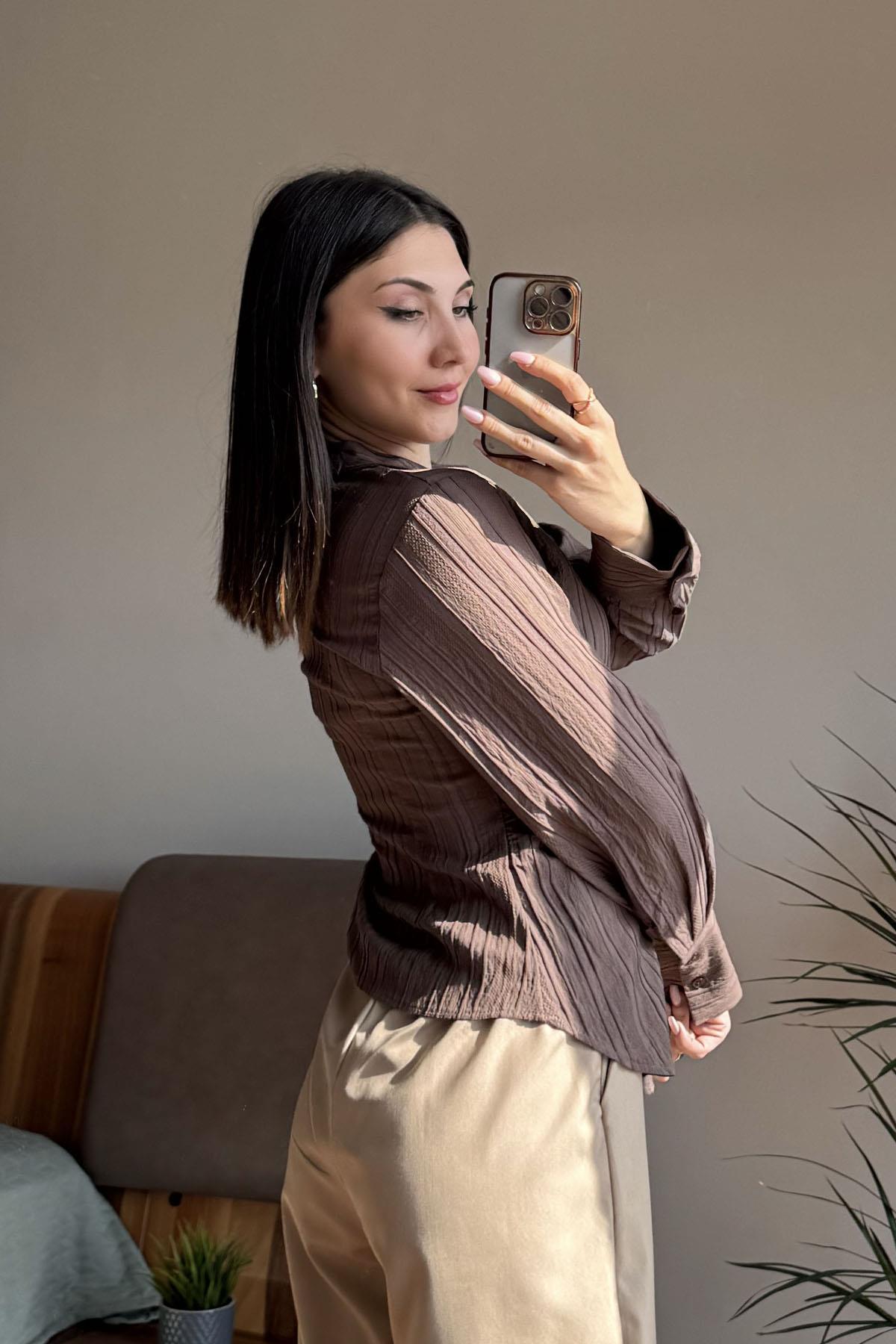 Kahverengi Bele Oturan Düğmeli Bluz