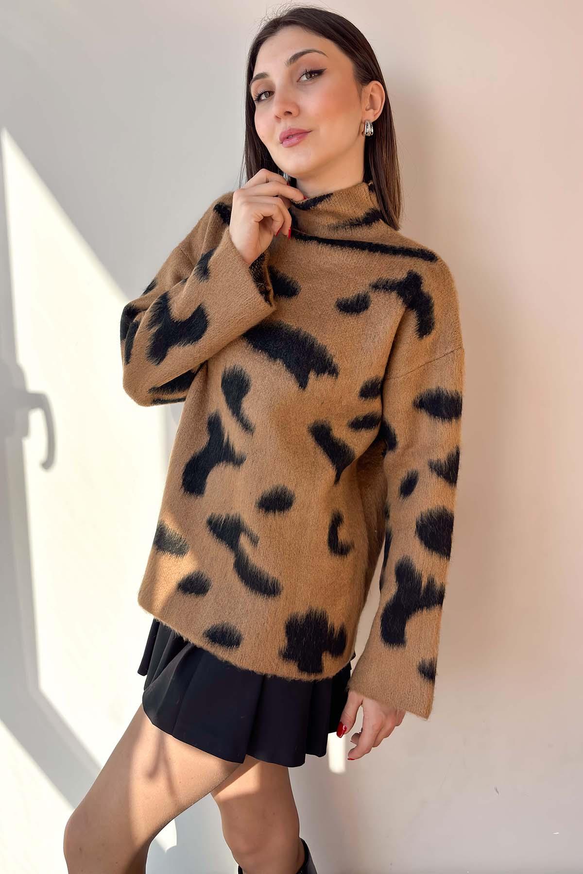 Kahverengi Dik Yaka Oversize Leopar Desenli  Kazak