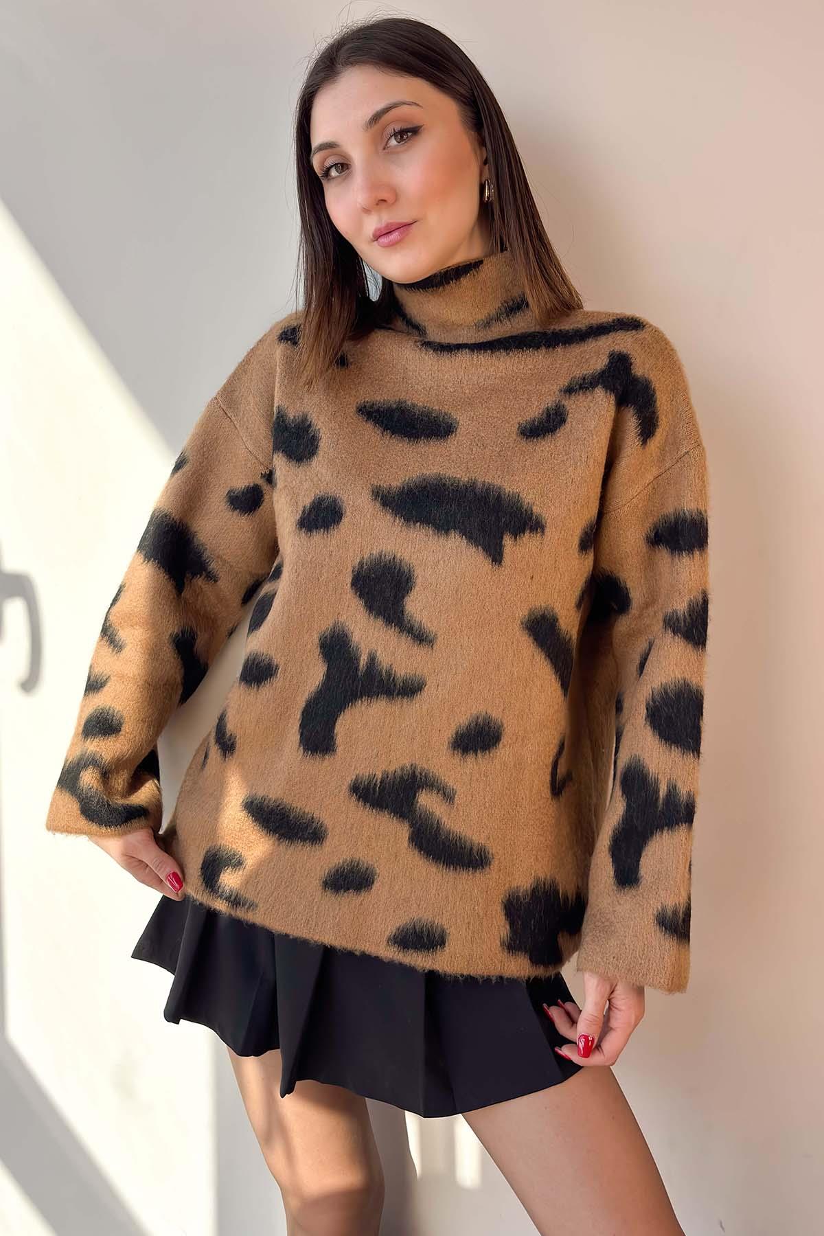 Kahverengi Dik Yaka Oversize Leopar Desenli  Kazak
