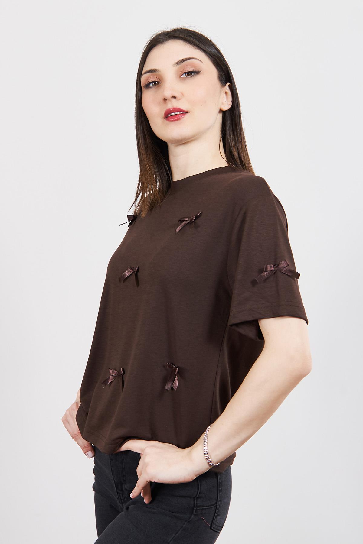 Kahverengi Fiyonk Detaylı T Shirt