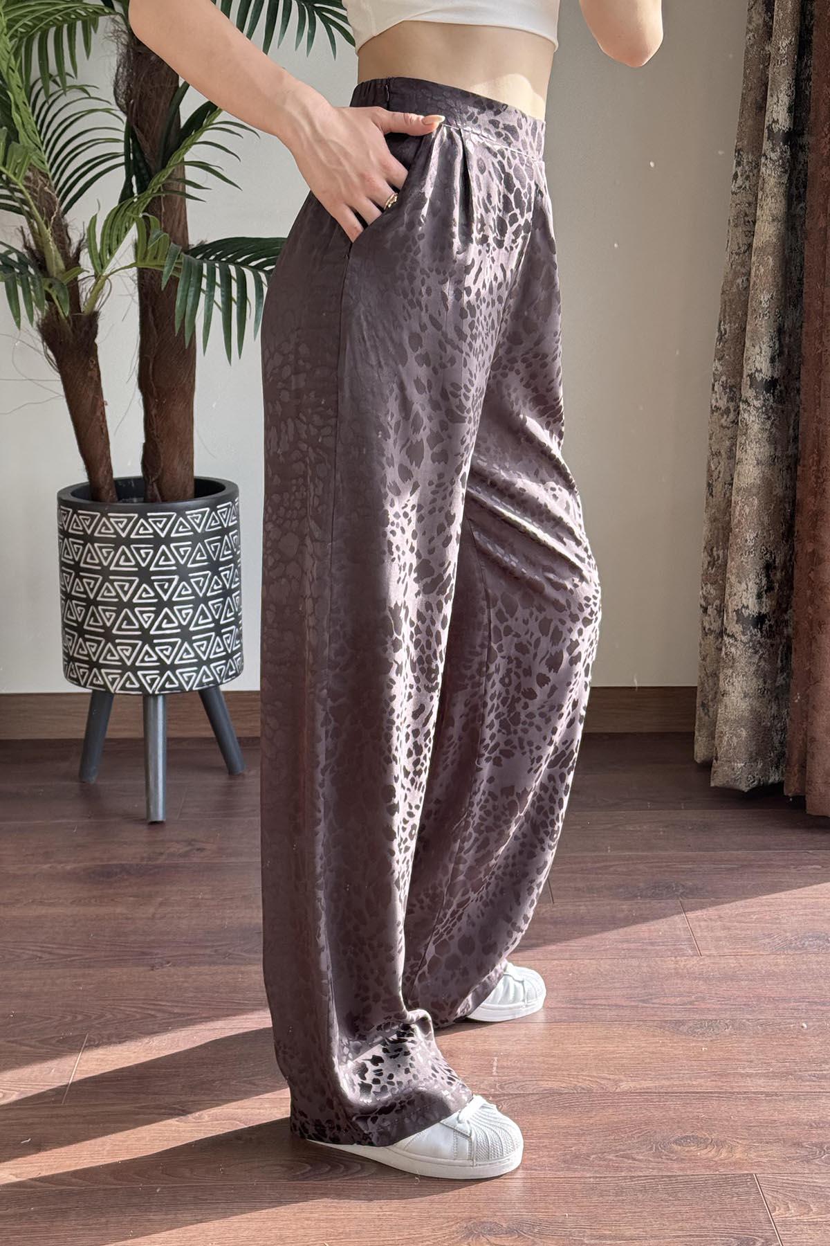 Kahverengi Leopar Desenli Pantolon
