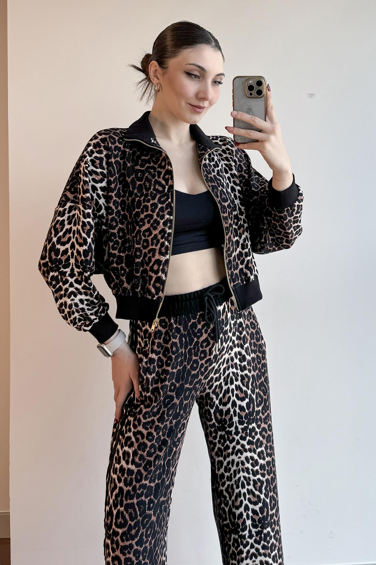 Kahverengi Leopar Desenli Pantolon ve Ceket Takım