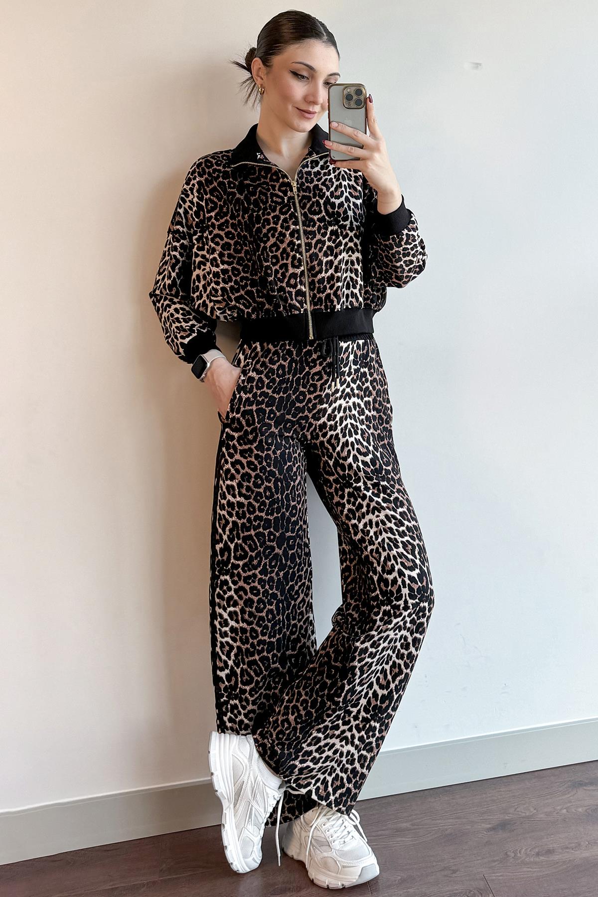 Kahverengi Leopar Desenli Pantolon ve Ceket Takım
