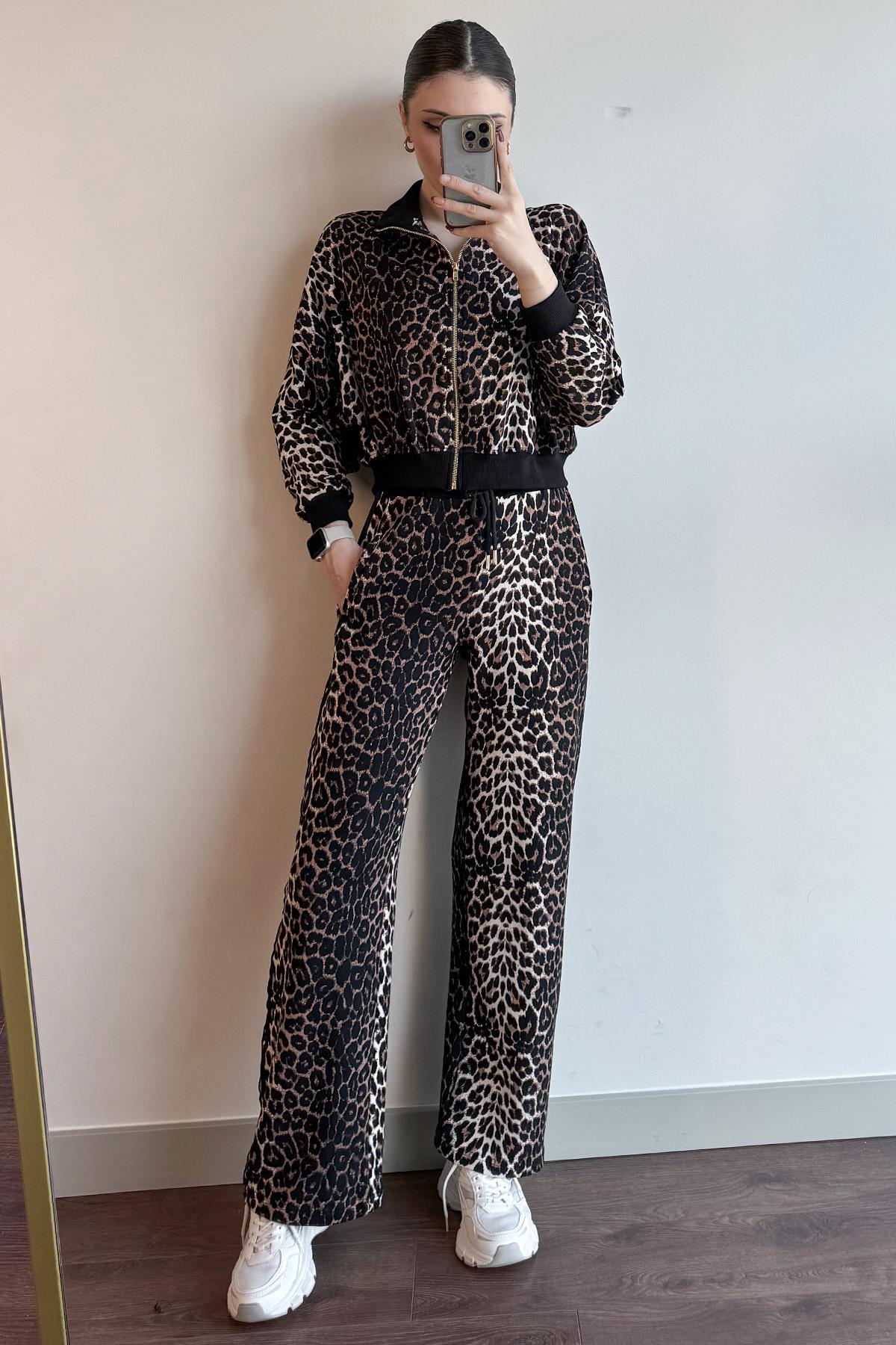 Kahverengi Leopar Desenli Pantolon ve Ceket Takım