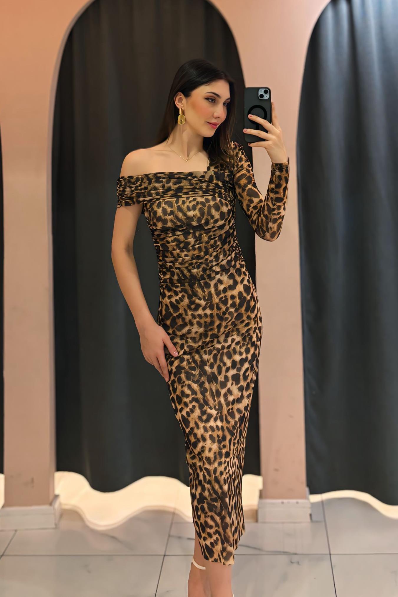 Kahverengi Tek Omuz Leopar Desenli Elbise