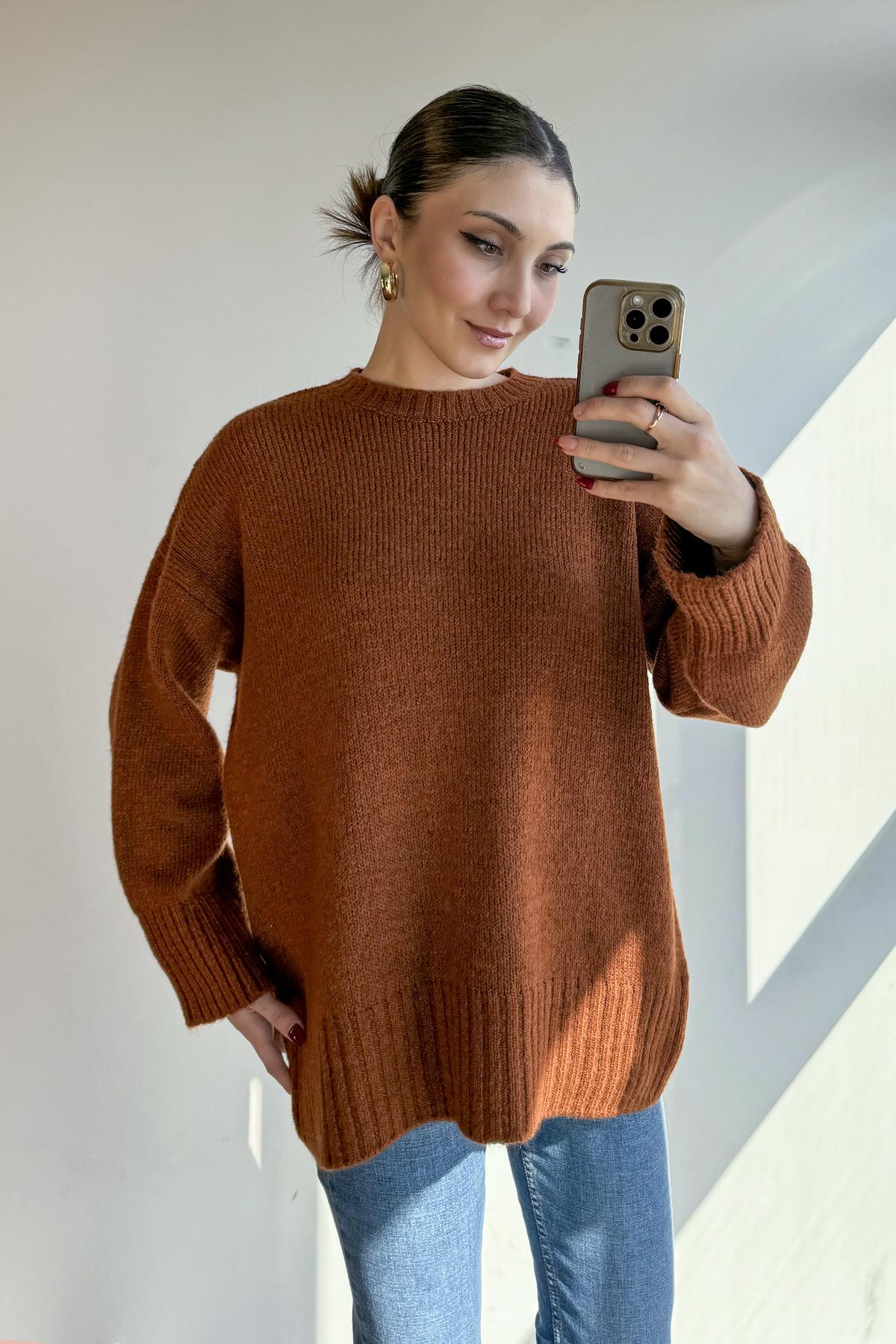 Kahverengi Yarım Balıkçı Oversize Kazak