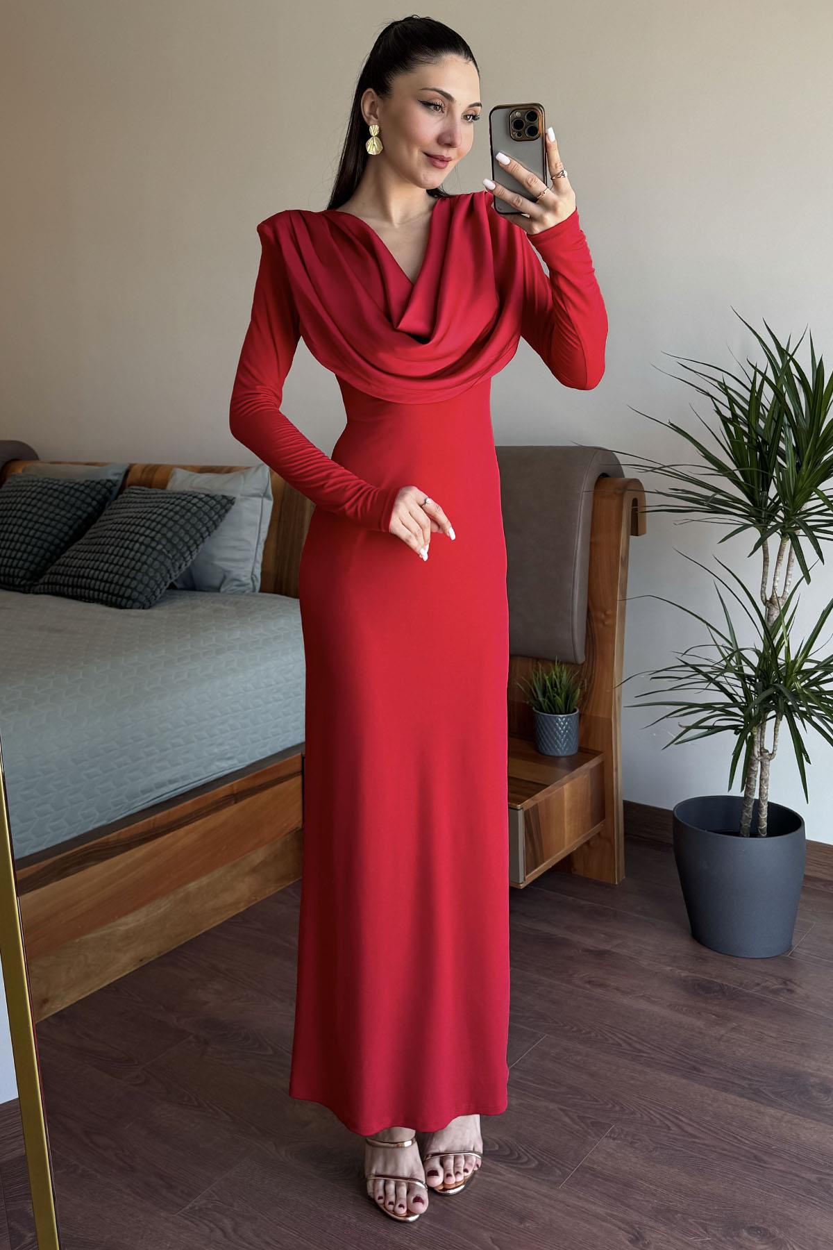 Kırmızı Pileli Degaje Yaka Elbise