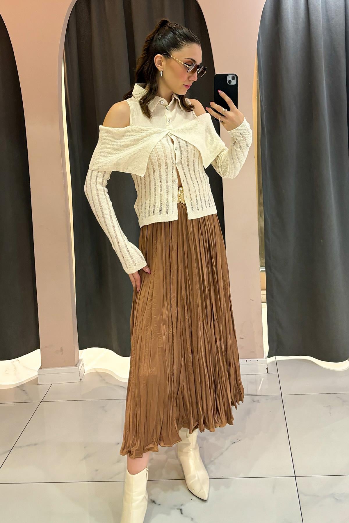 Koyu Bej Kraşlı Etek