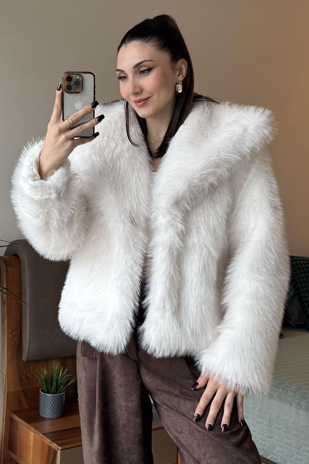 Krem Ara Boy Lolita Kürk Mont