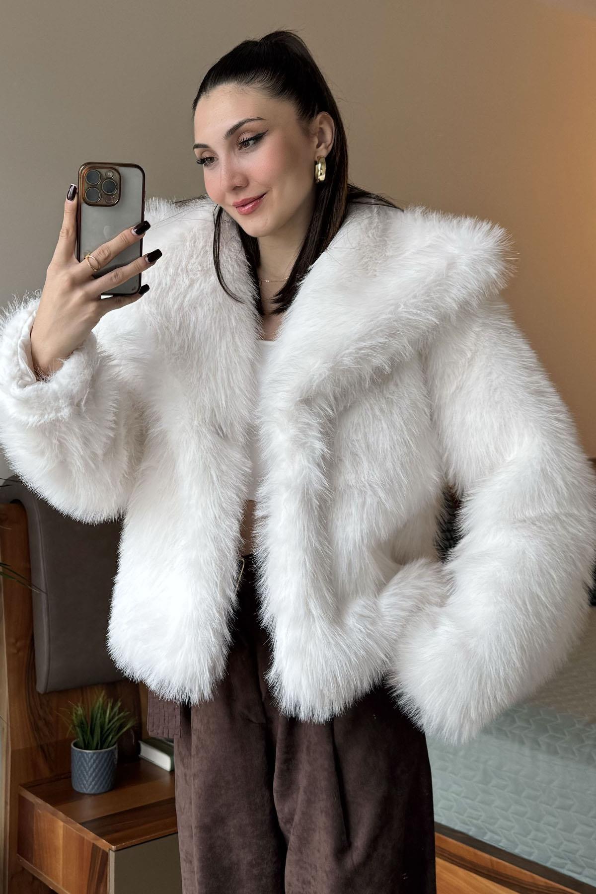 Krem Ara Boy Lolita Kürk Mont