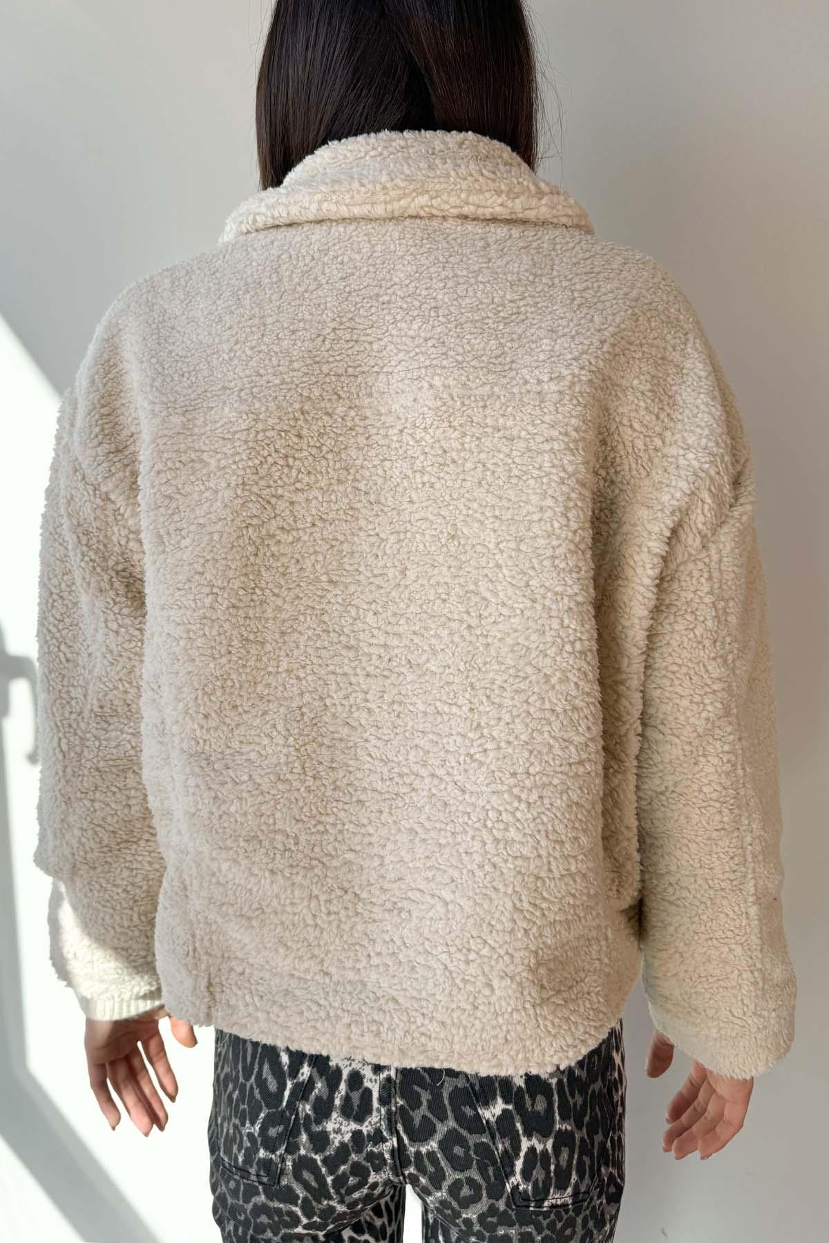 Krem Astarlı Düğmeli Teddy Mont