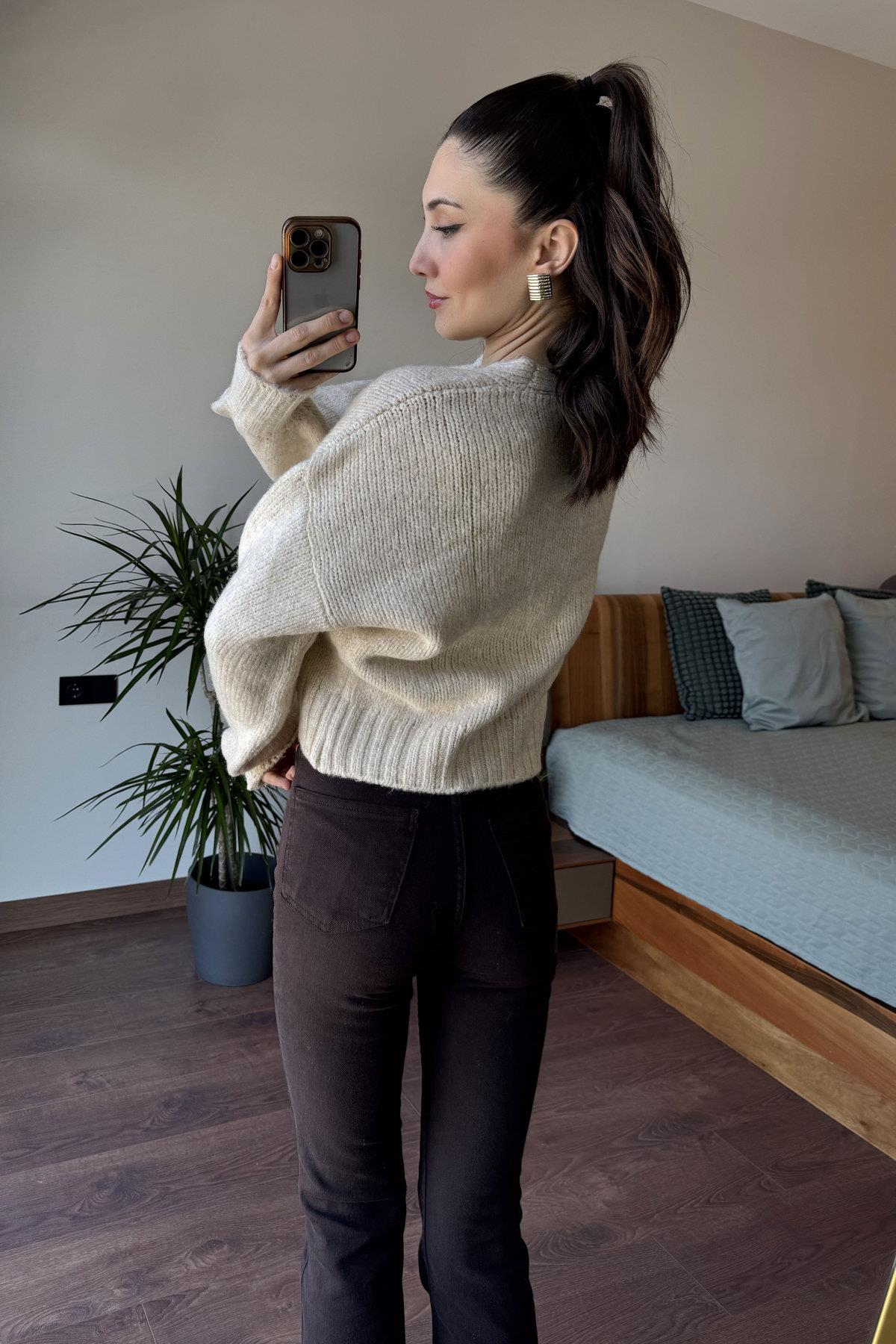 Krem Aura V Yaka Basic Hırka